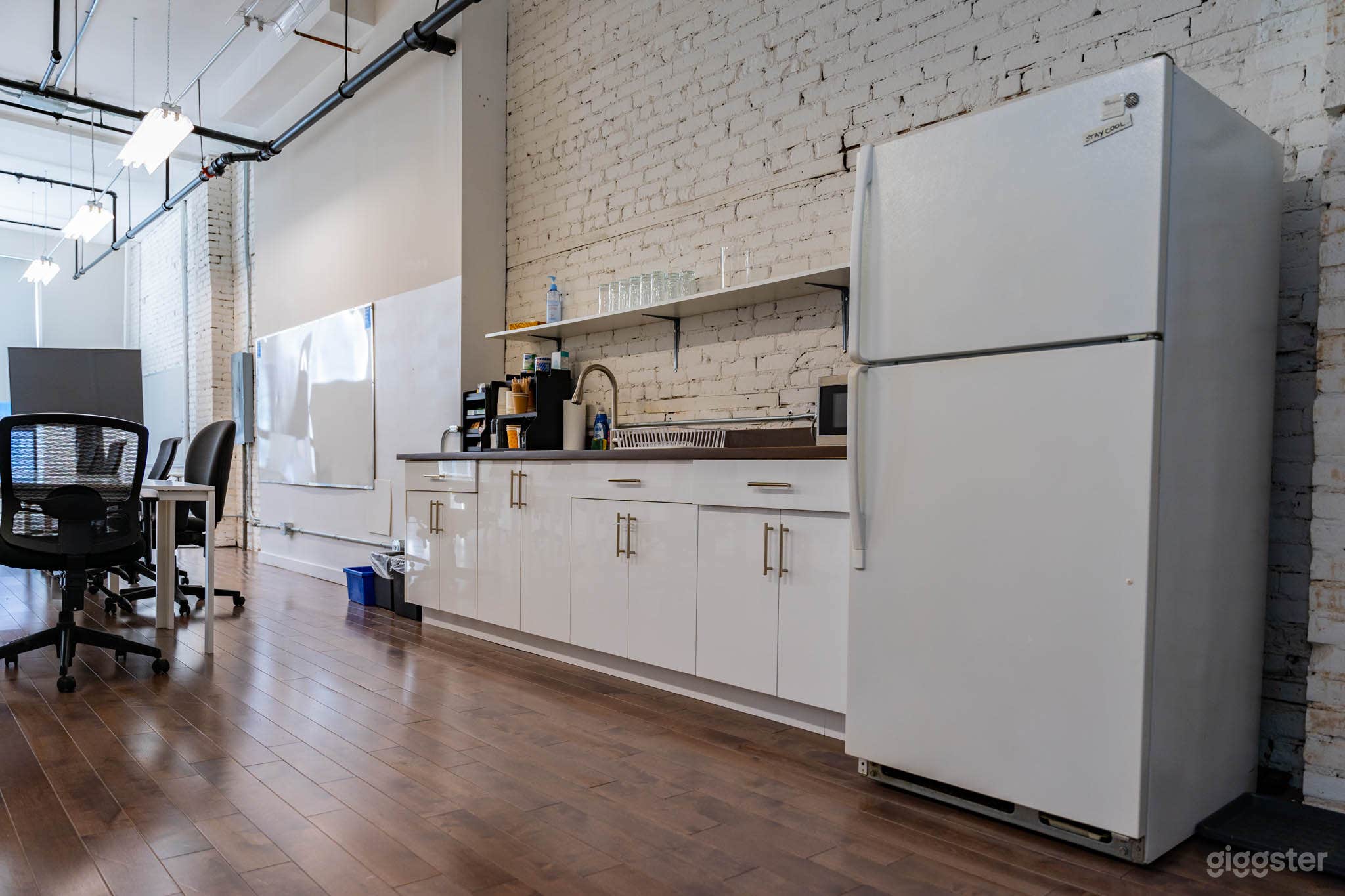 JUNIPER (Coworking &amp; Conference Room) Photo 4