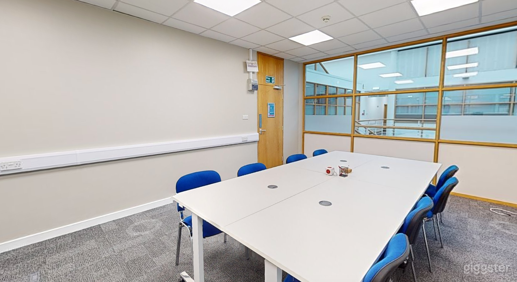 Modern Meeting Room 7 in Cambridge Photo 1
