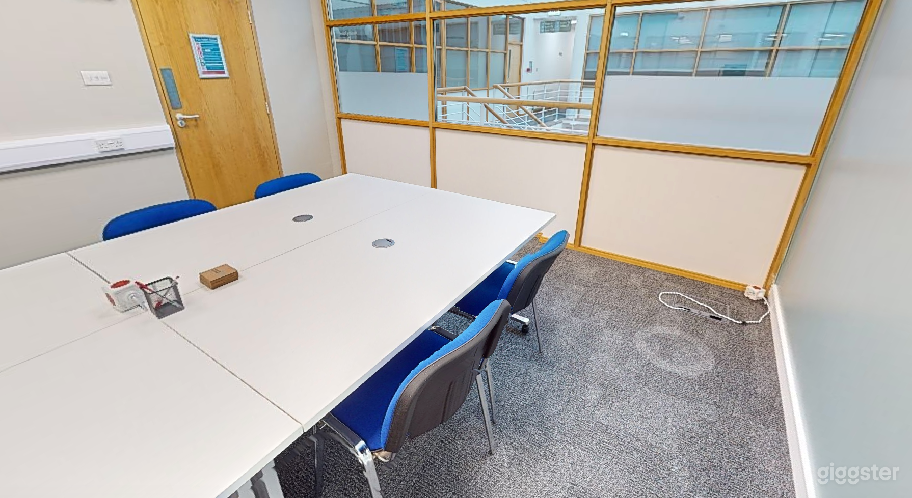 Modern Meeting Room 7 in Cambridge Photo 2