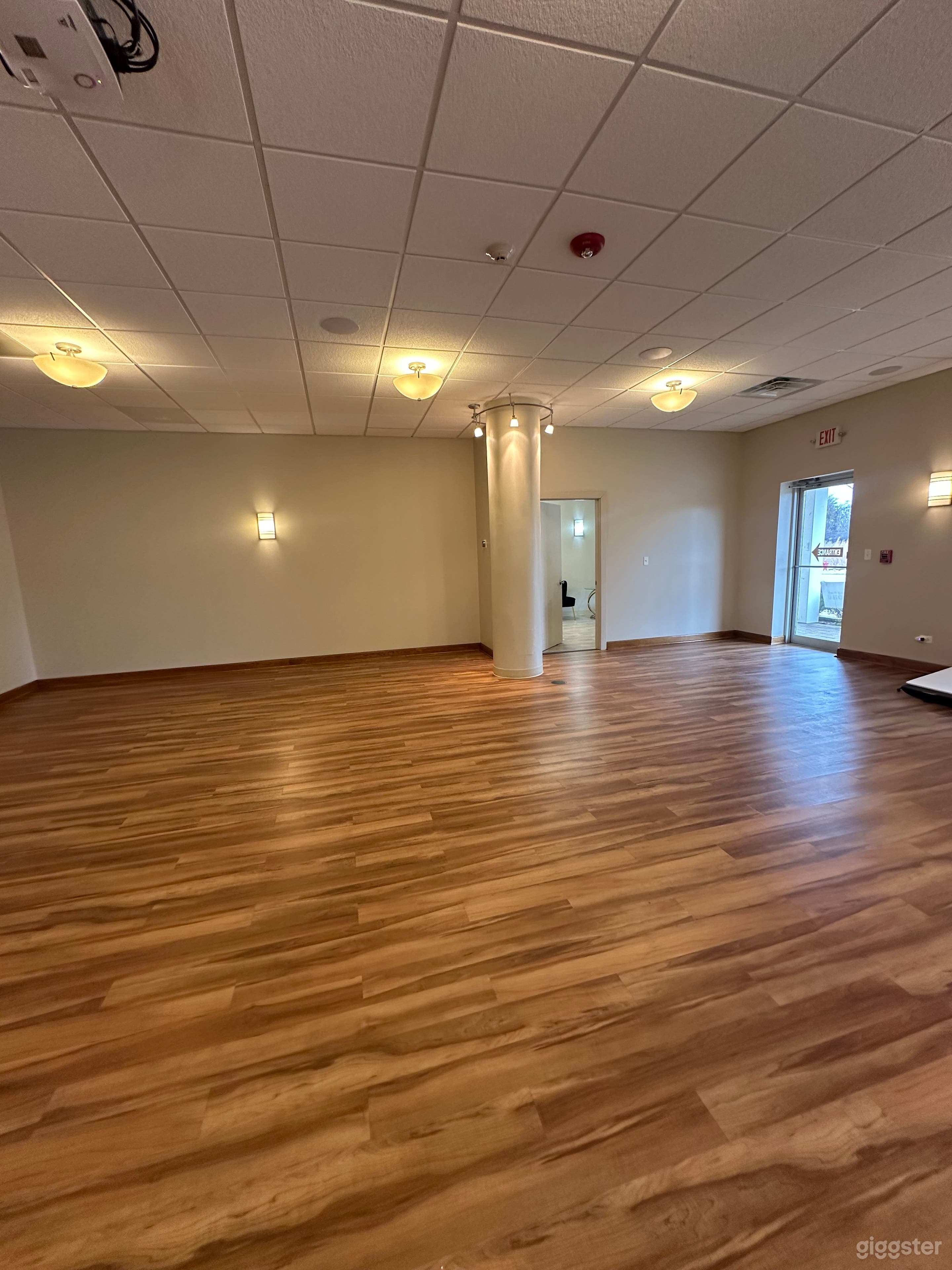 Premium Salon/Spa Space Photo 1