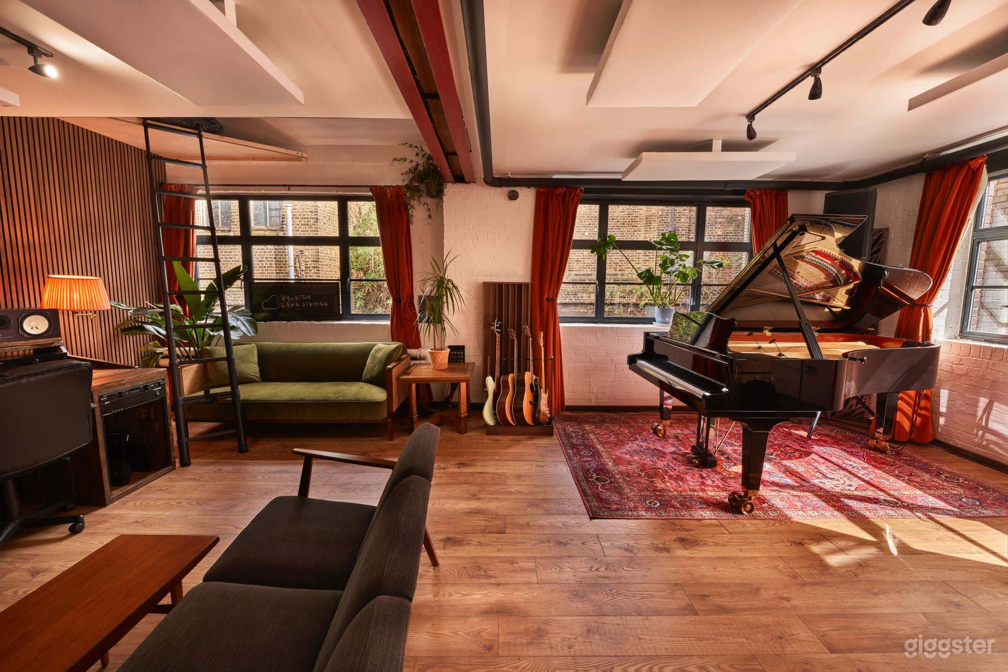 Beautiful East London Music Studio Photo 1