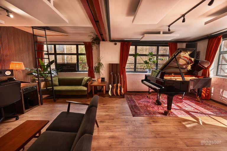  Beautiful East London Music Recording Studio 