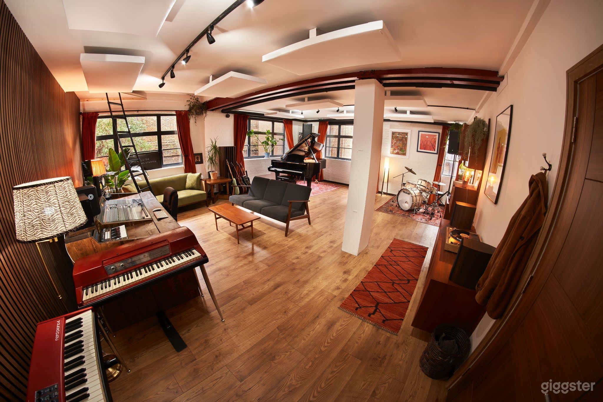 Beautiful East London Music Studio Photo 4