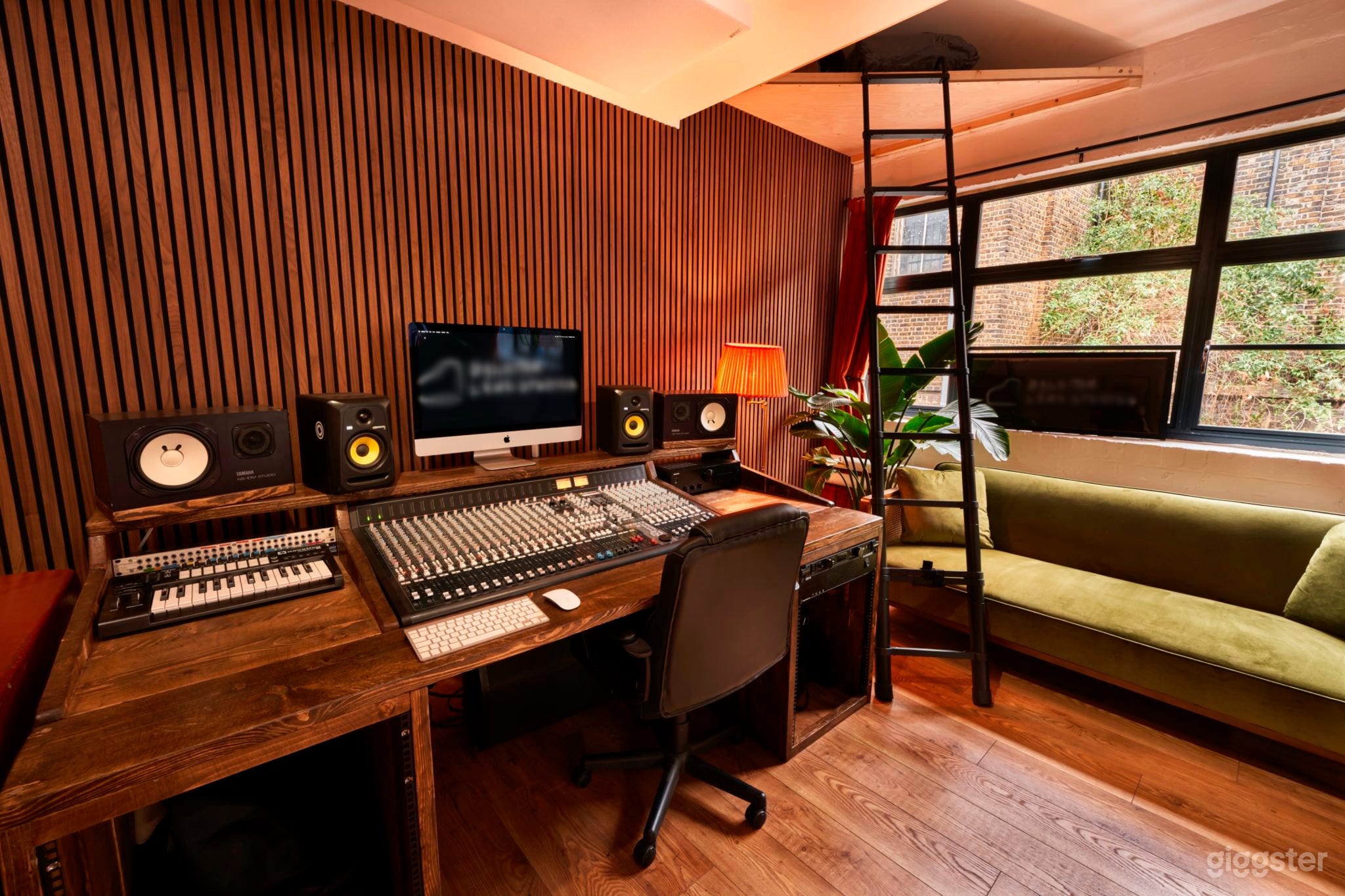Beautiful East London Music Studio Photo 3