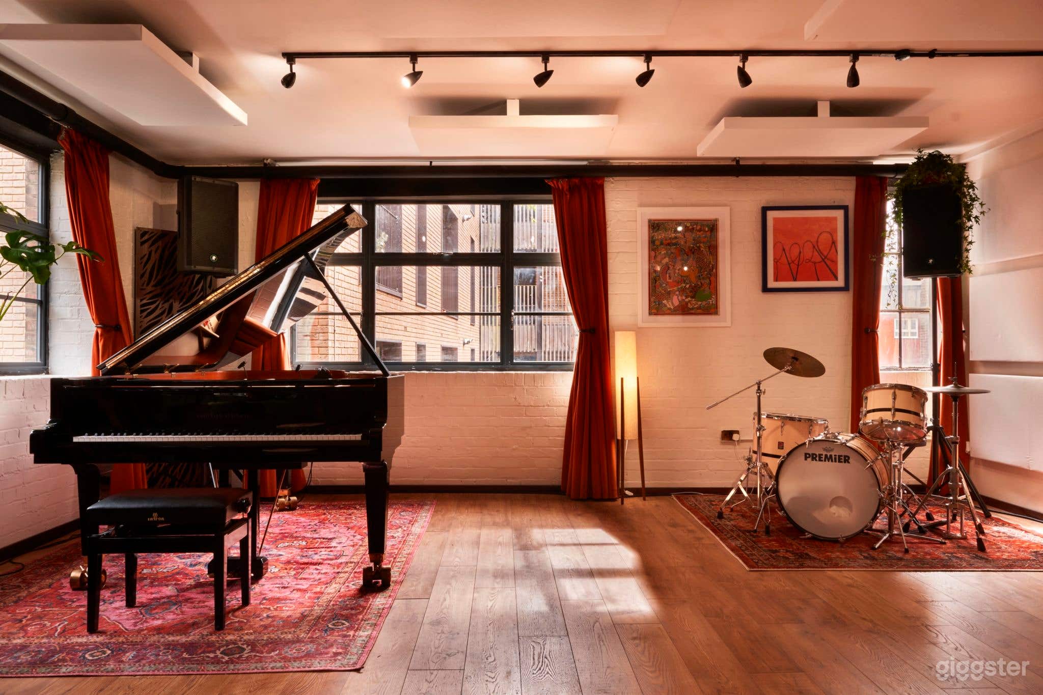 Beautiful East London Music Studio Photo 2