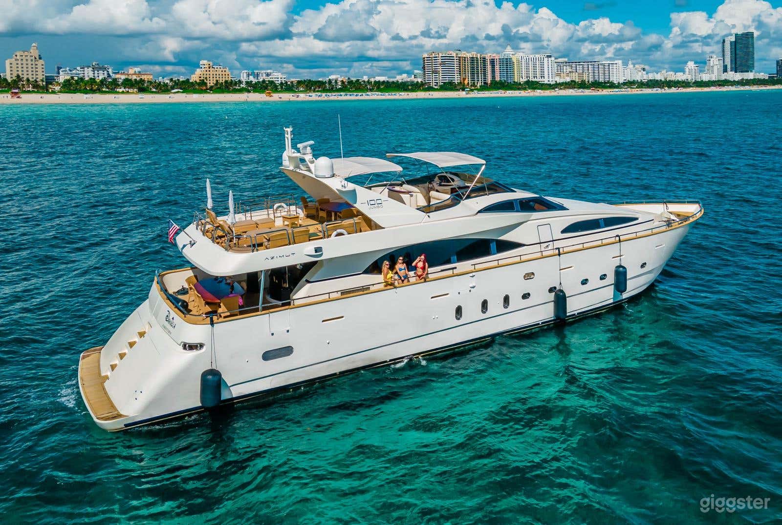 100' Azimut Yacht Photo 1
