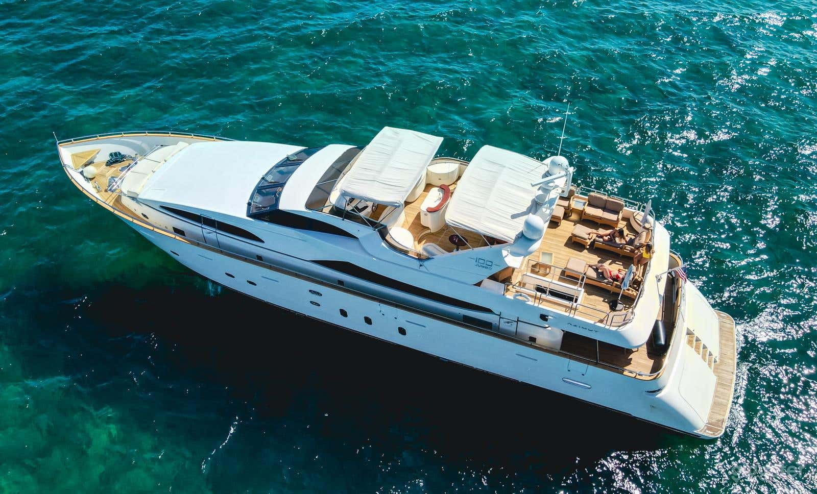 100' Azimut Yacht Photo 3