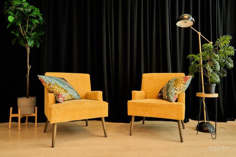  Bright, Loft-Style 1,000 SQ FT Studio 