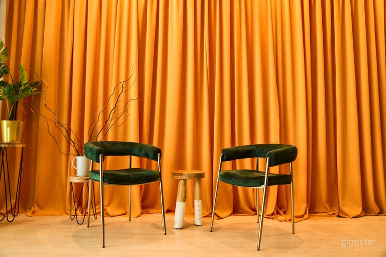 Bright, Loft-Style 1,000 SQ FT Studio 