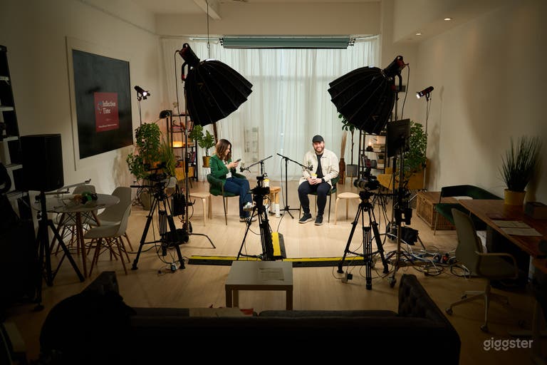  Bright, Loft-Style 1,000 SQ FT Studio 