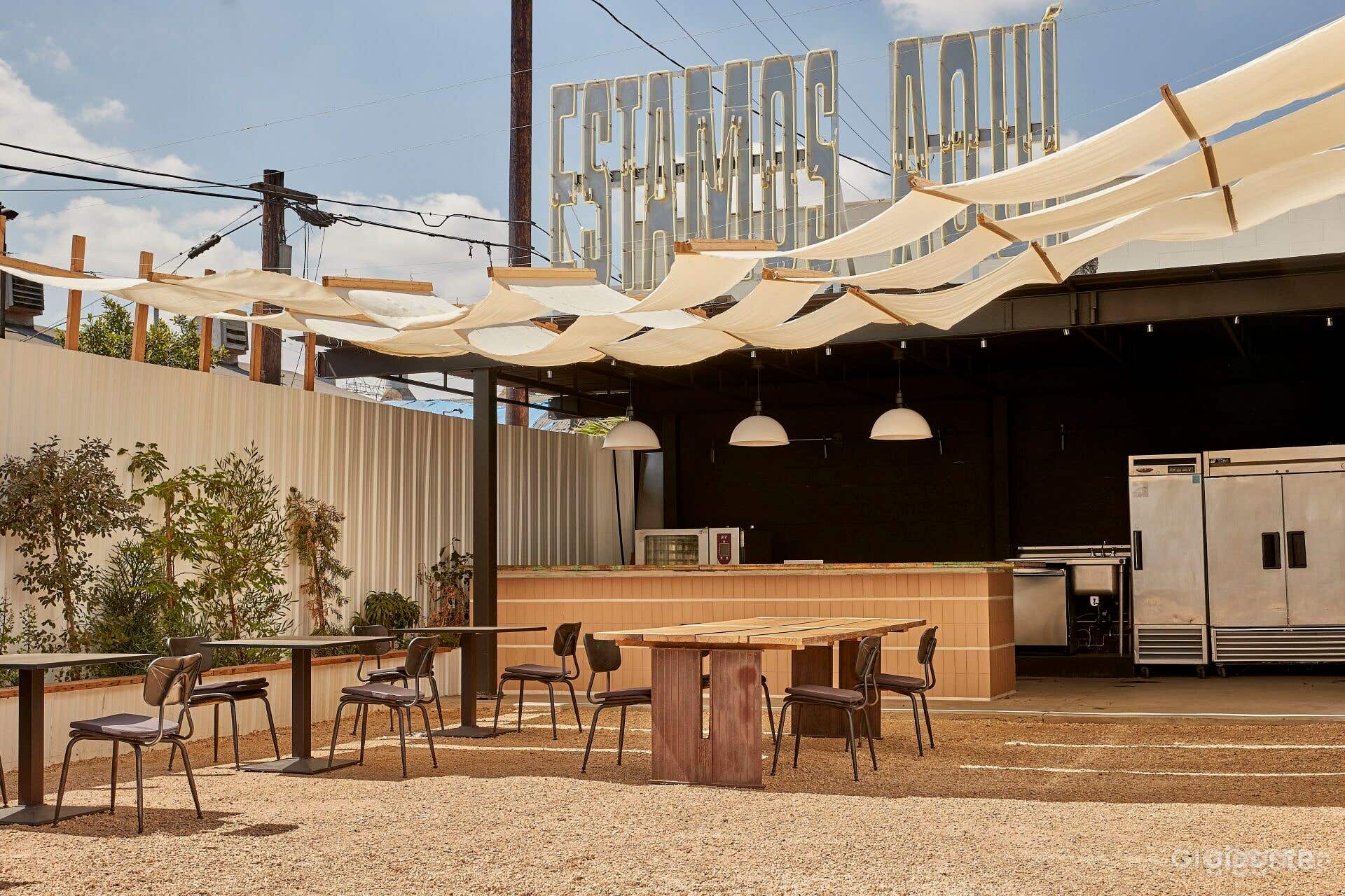 Outdoor commercial kitchen Photo 3