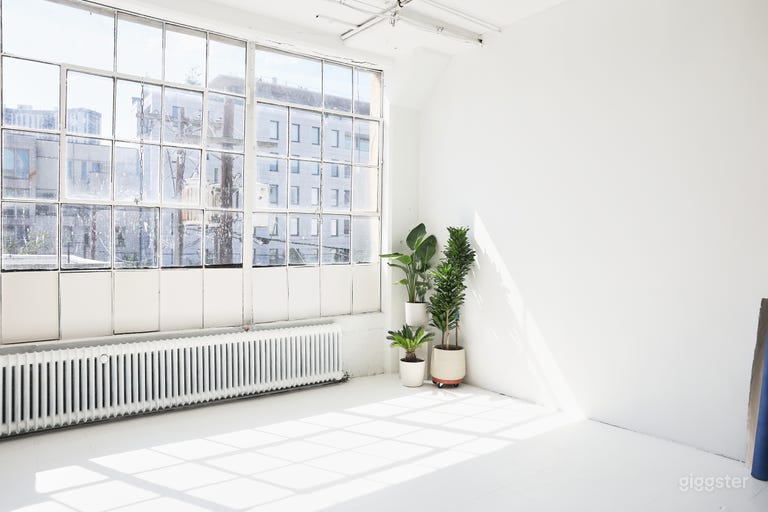  Industrial White Studio with Lots of Daylight 