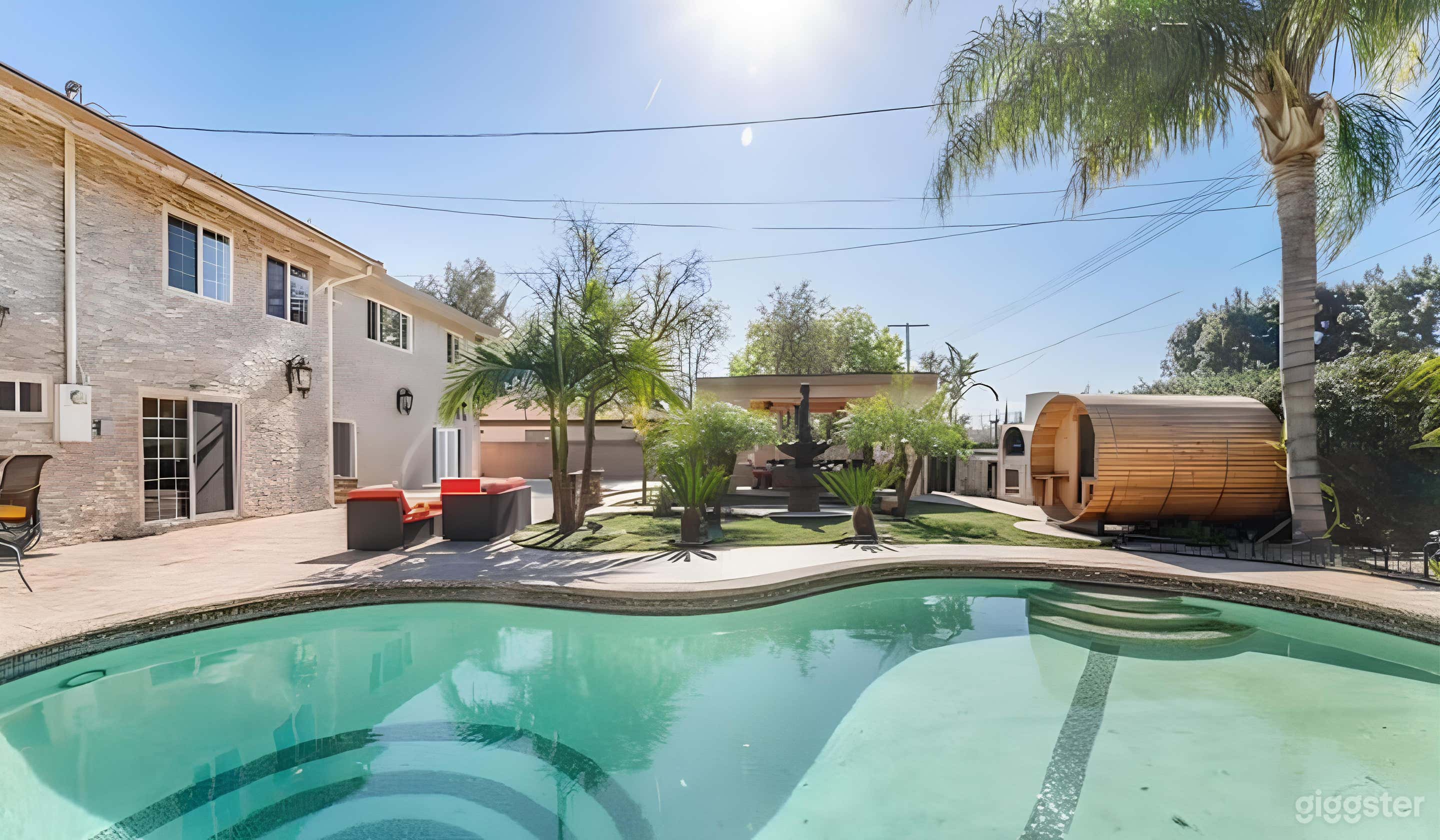 Beautiful Pool and an Inviting Outdoor Area Photo 3