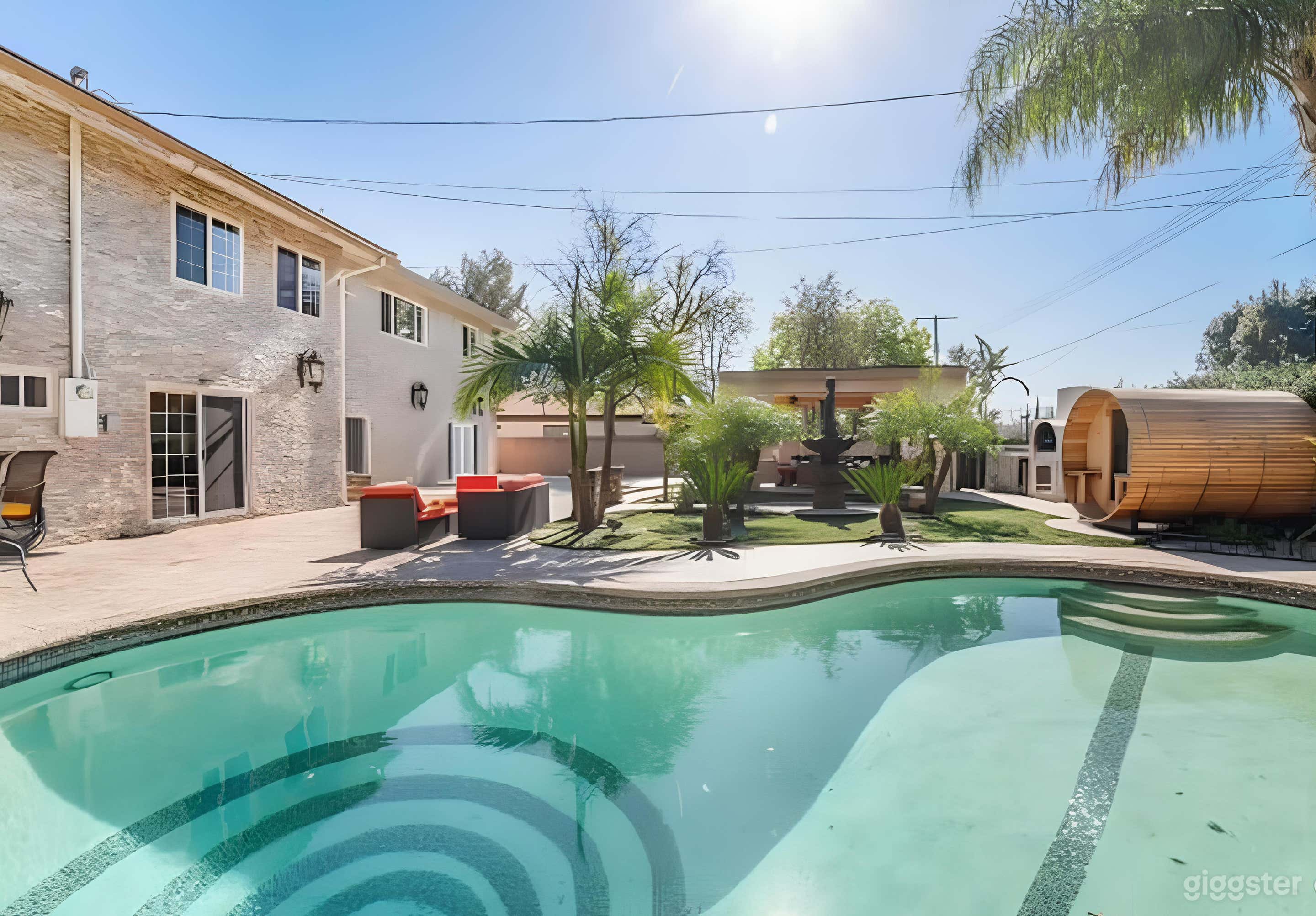 Beautiful Pool and an Inviting Outdoor Area Photo 1