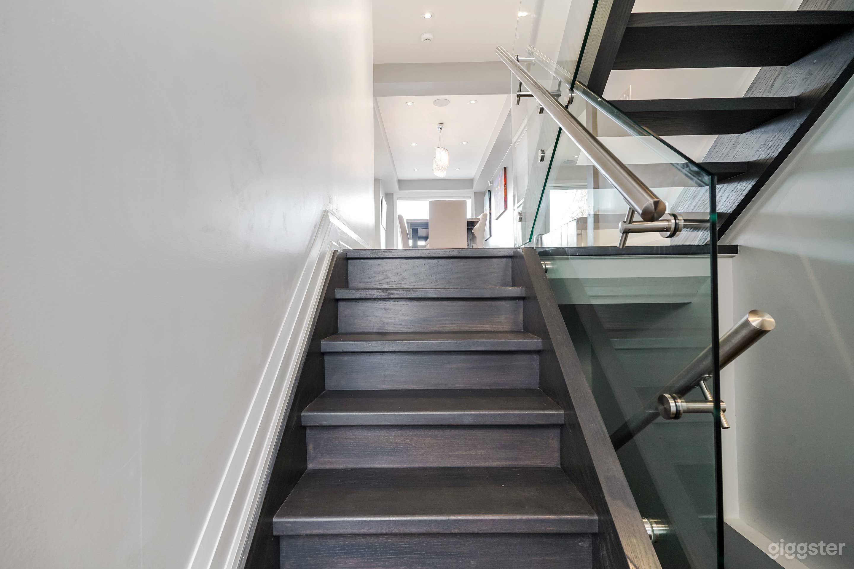 Frontdoor landing, looking up to the 1st floor