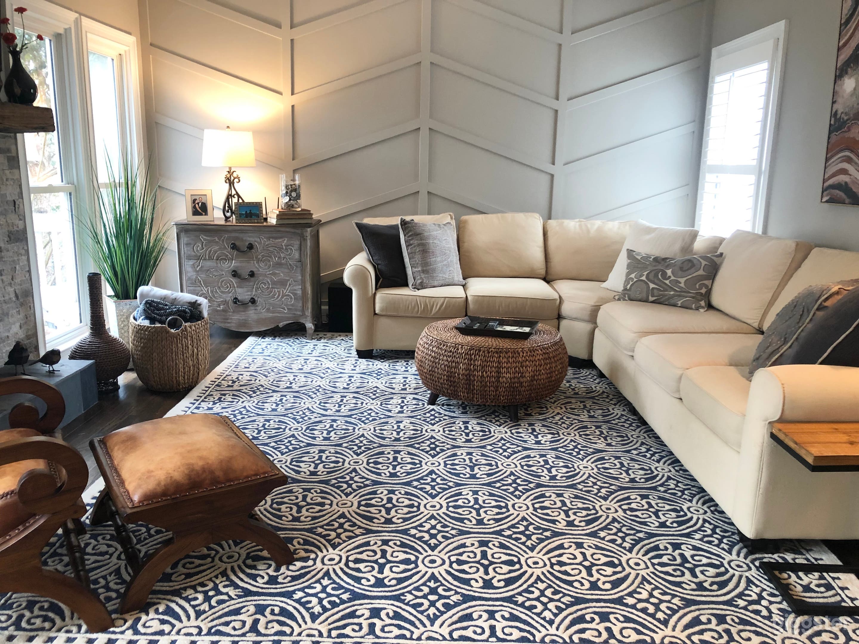 Modern Southern House with large front porch Photo 1