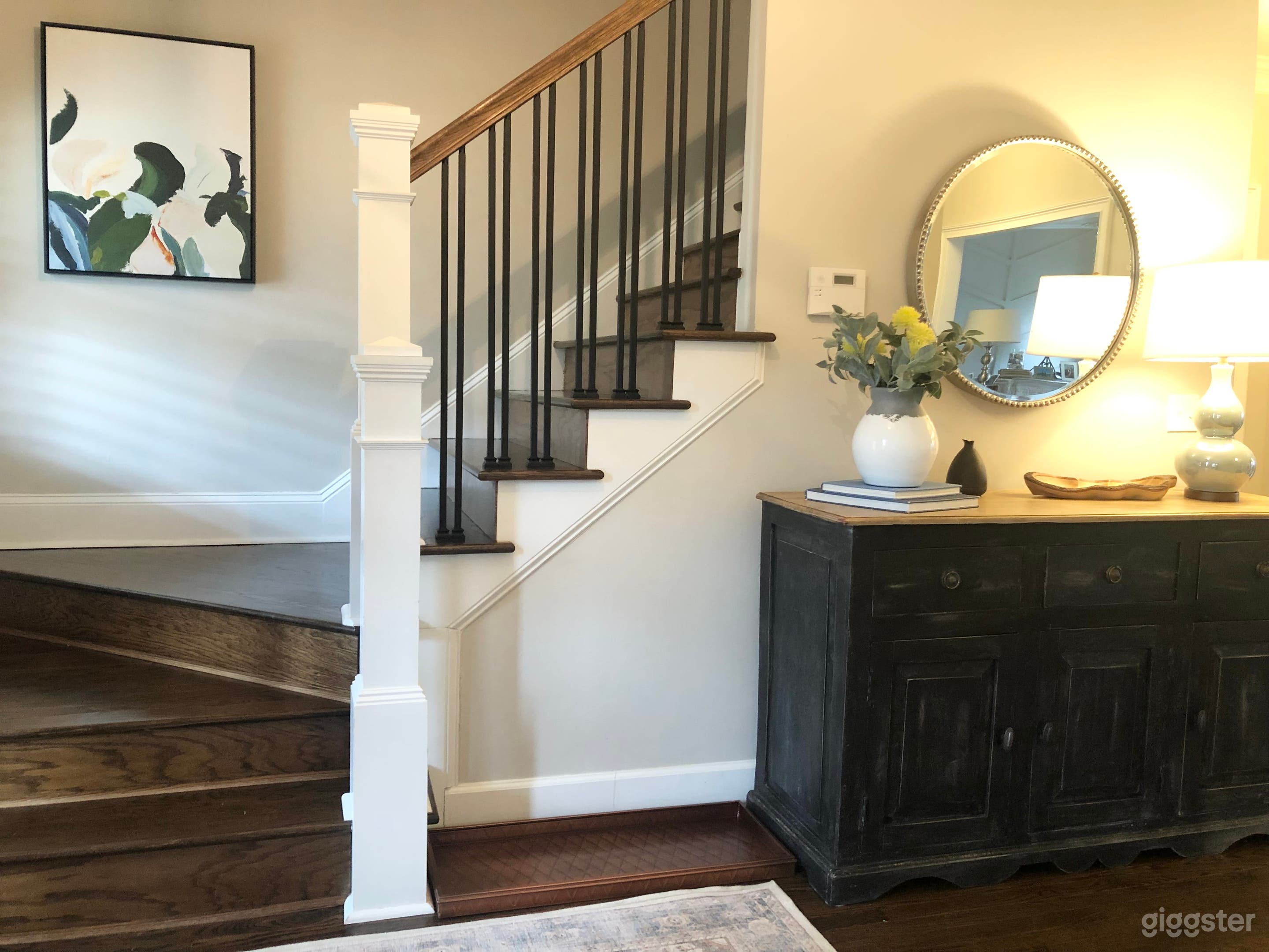 Modern Southern House with large front porch Photo 3