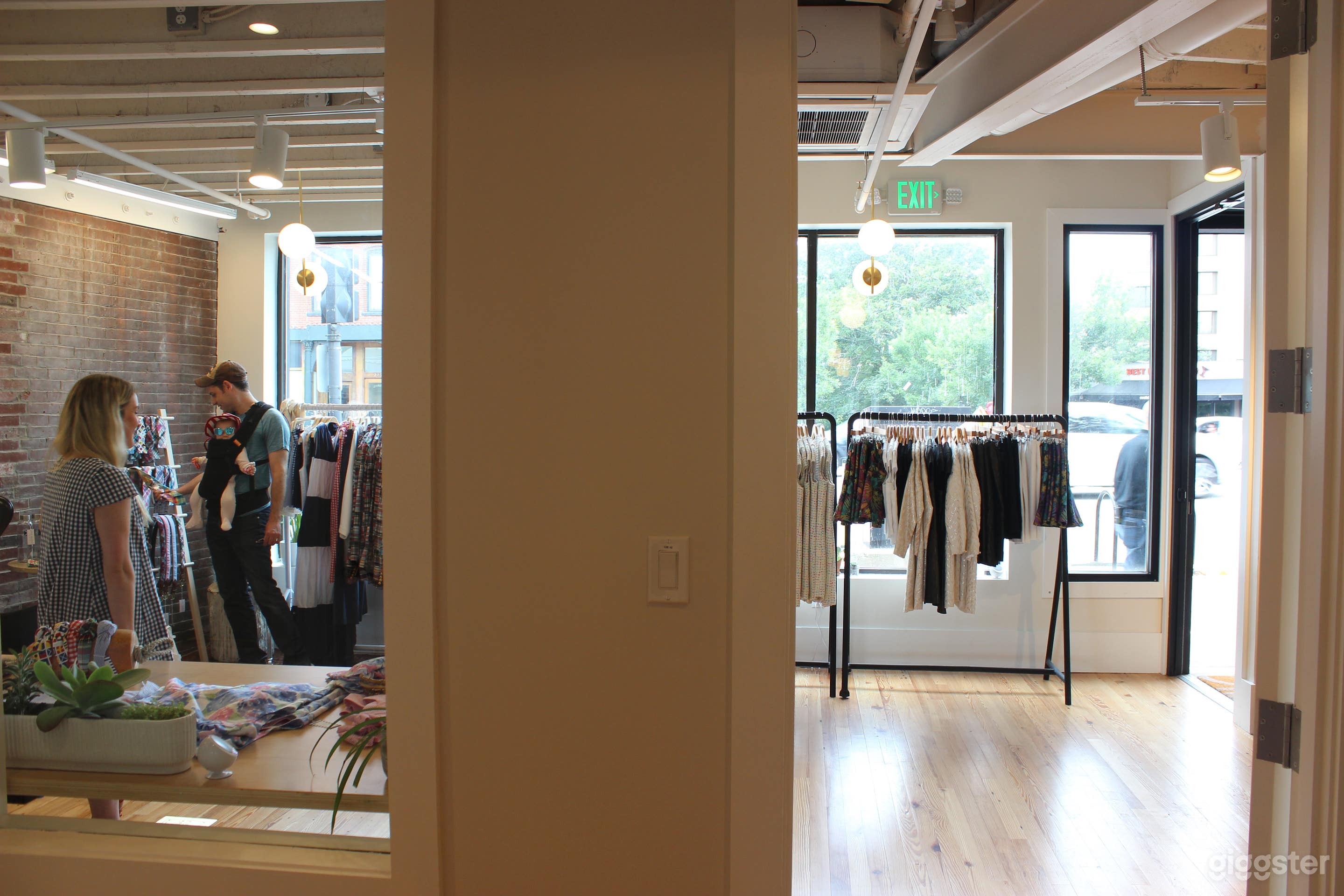 Adorable Pop-Up Shop in Vibrant Brookline Village Photo 4