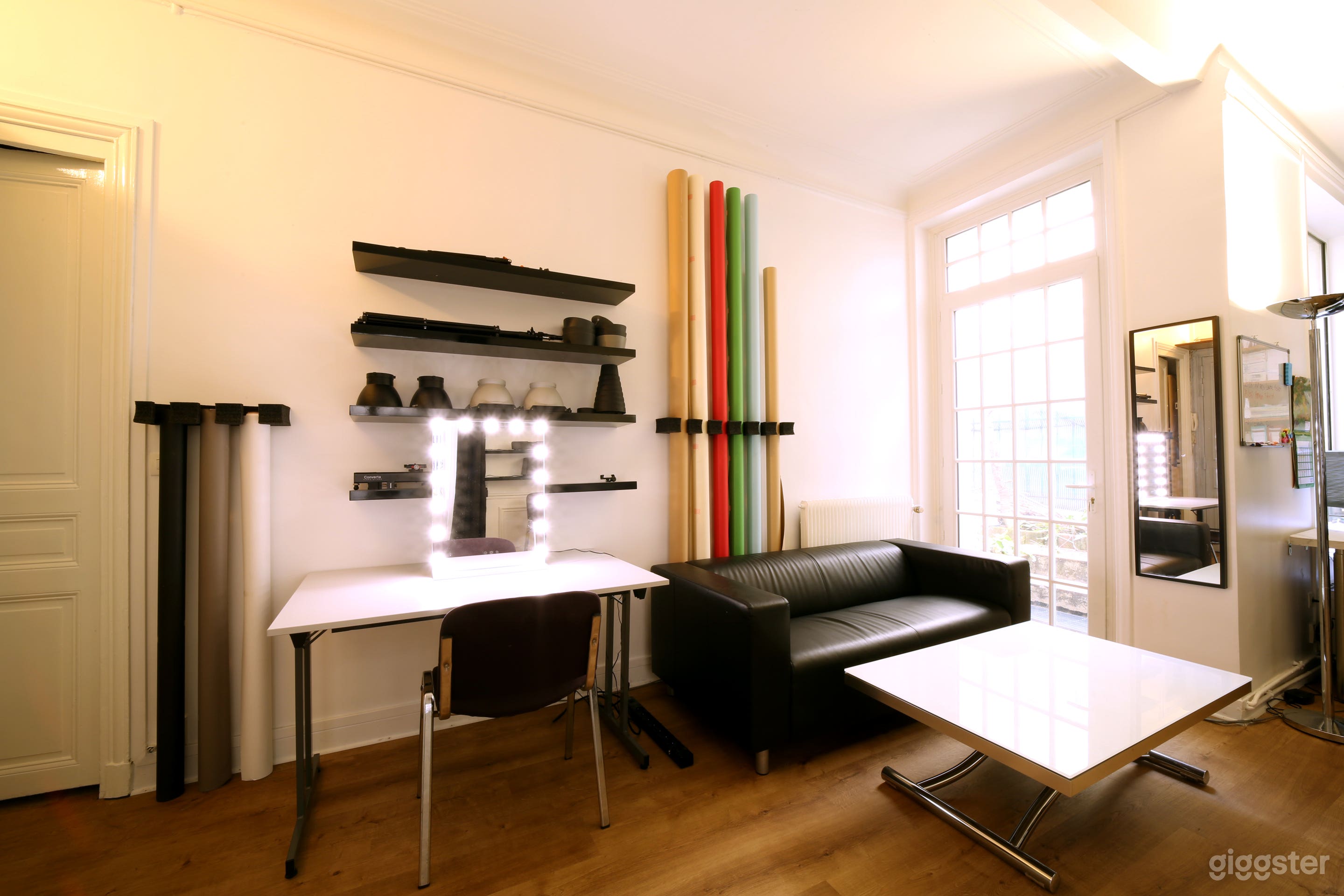 Fully equipped photo studio in eastern Paris Photo 3