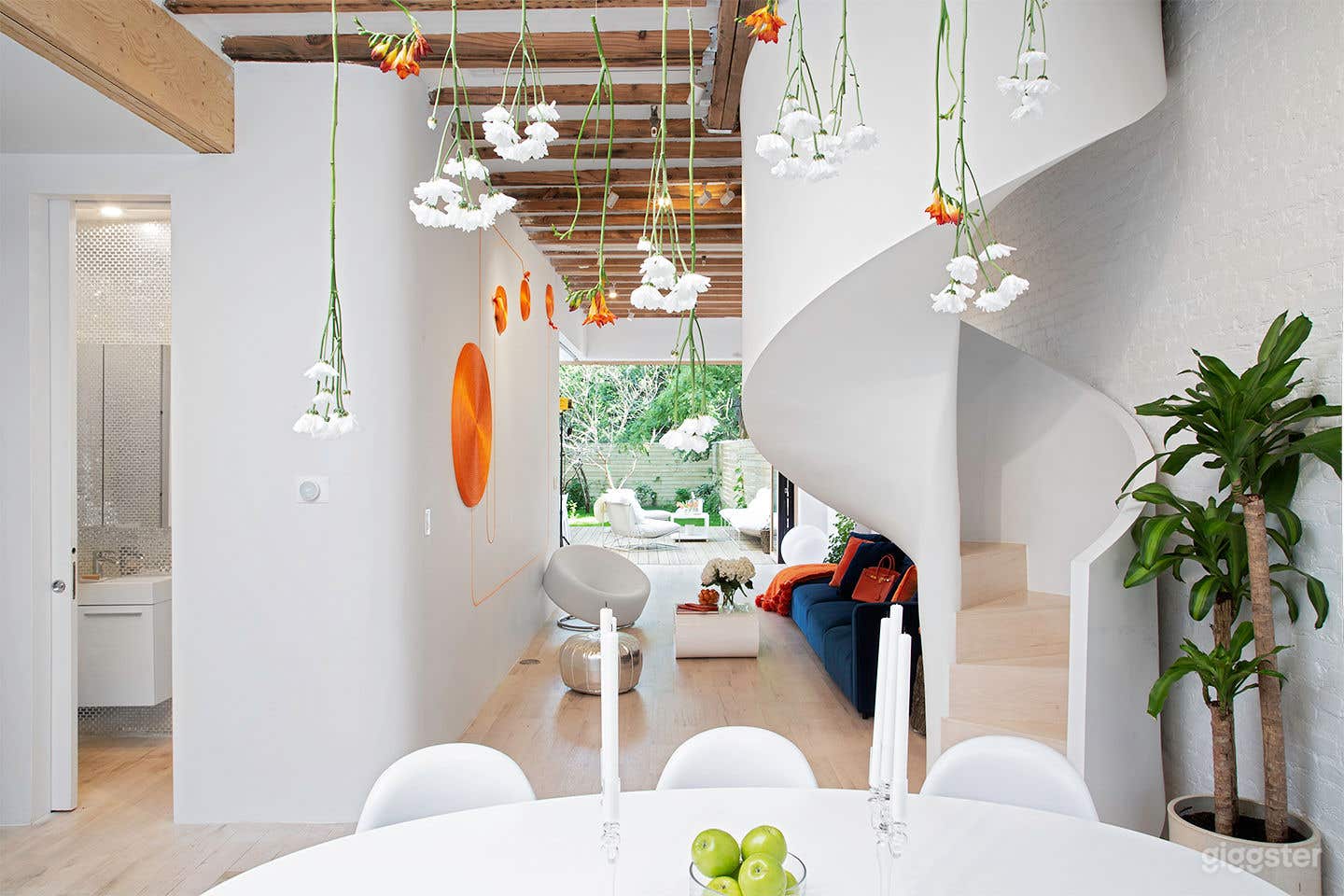 Unique, Bright & Minimalist Open Space - Garden Photo 4