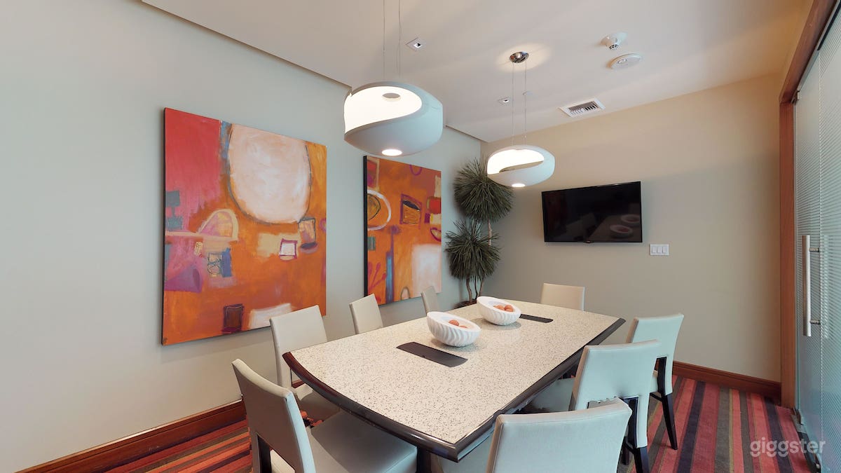 Vibrant Conference Room in Bellevue Photo 1