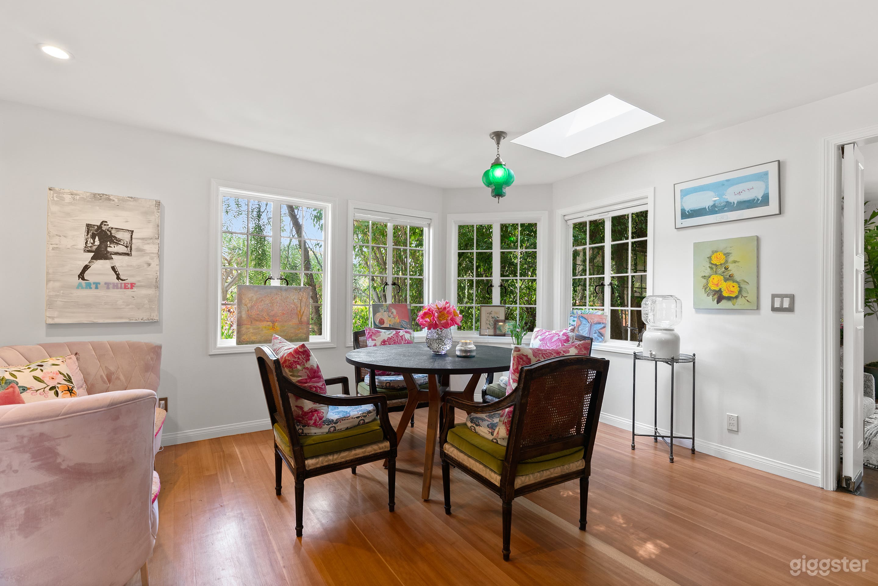 Sun-Filled Kitchen & Backyard Dining Near Sunset Blvd Photo 3