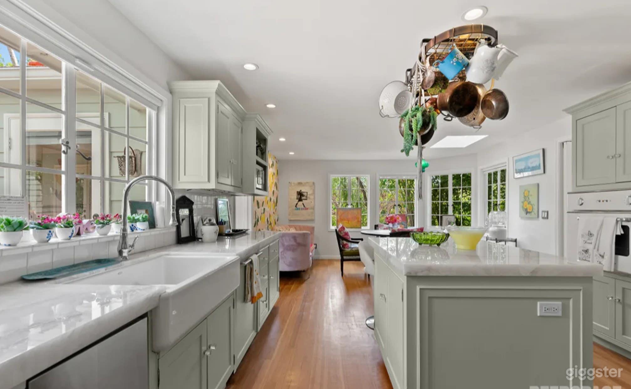 Sun-Filled Kitchen & Backyard Dining Near Sunset Blvd Photo 1