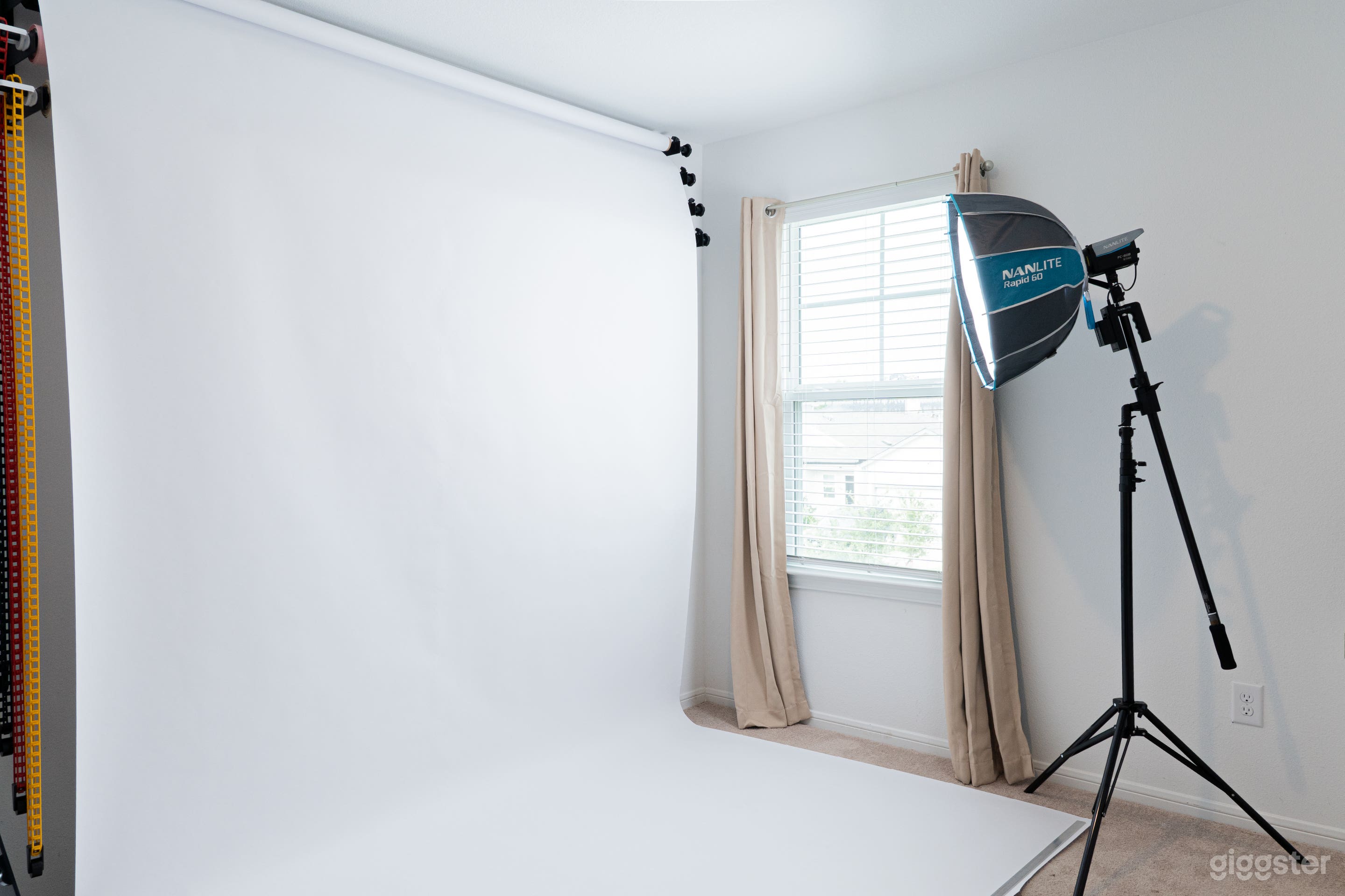 Private Photography Studio | Natural Light, Studio Lighting Photo 1