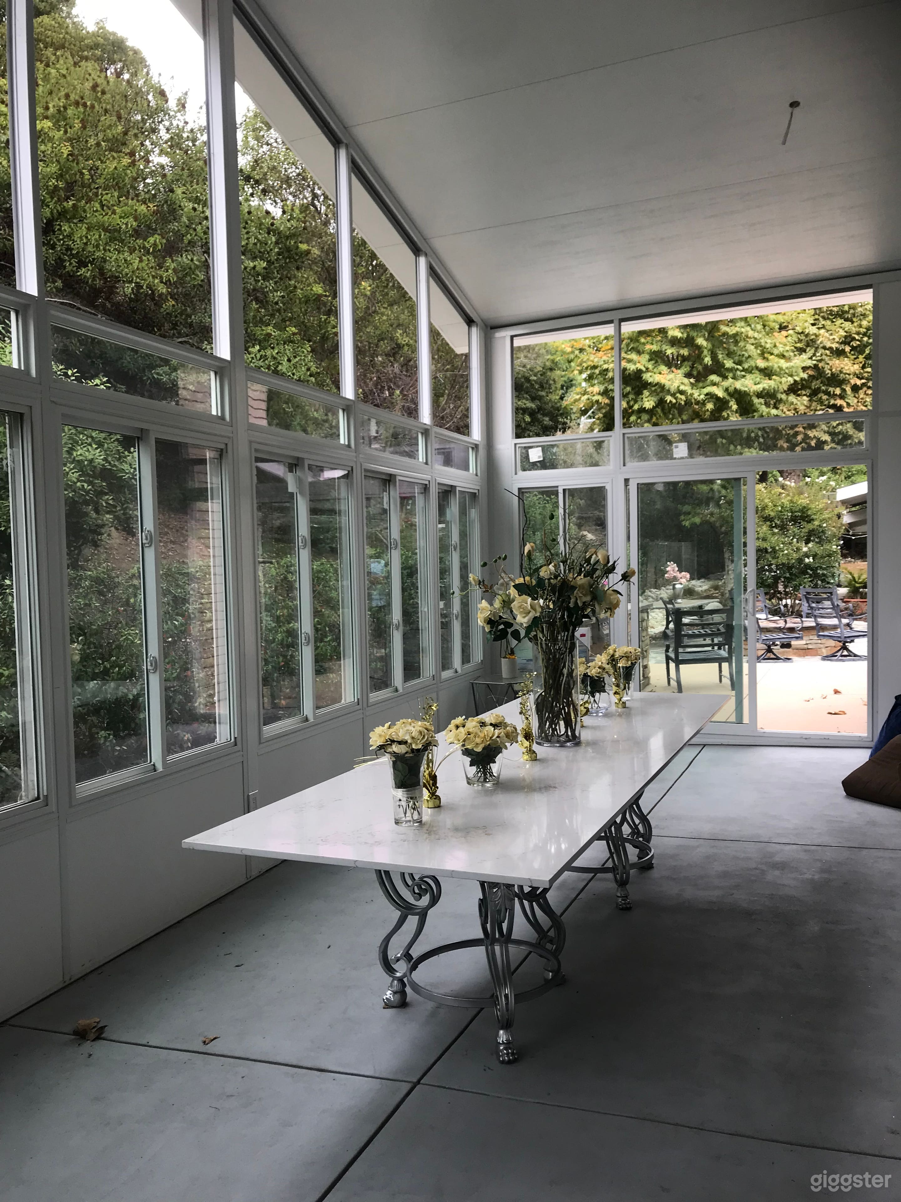 Beautiful Brentwood location Photo 4