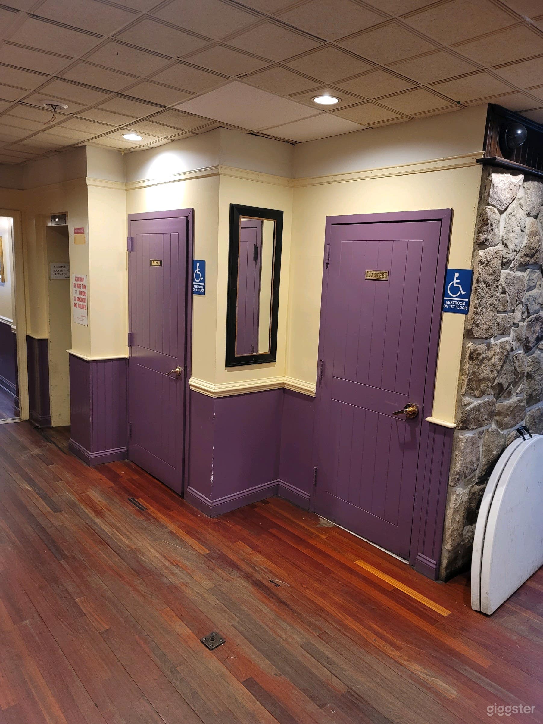 Symphony Room and Restaurant in New York Photo 3