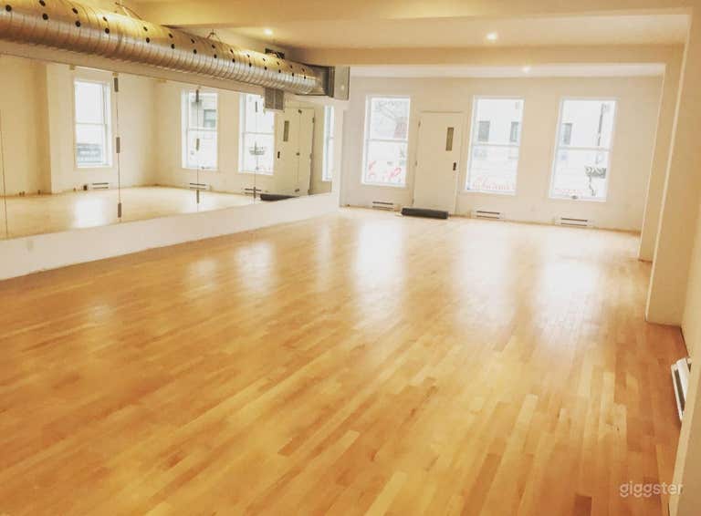  Studio A - 900 sqft Dance Studio with Full-Length Mirrors 