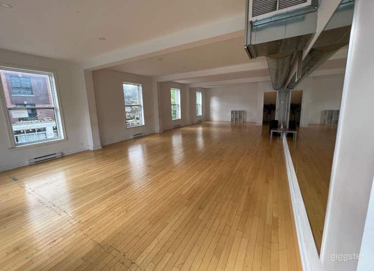  Studio A - 900 sqft Dance Studio with Full-Length Mirrors 