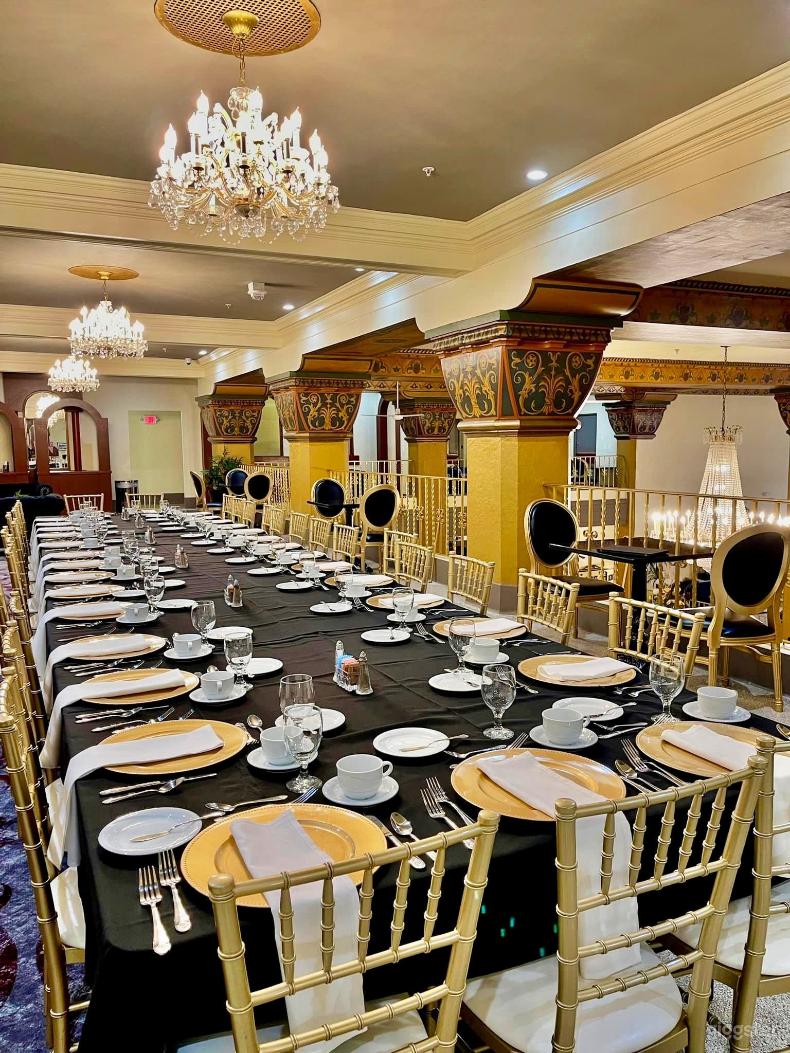 Sophisticated Lobby Mezzanine Photo 2