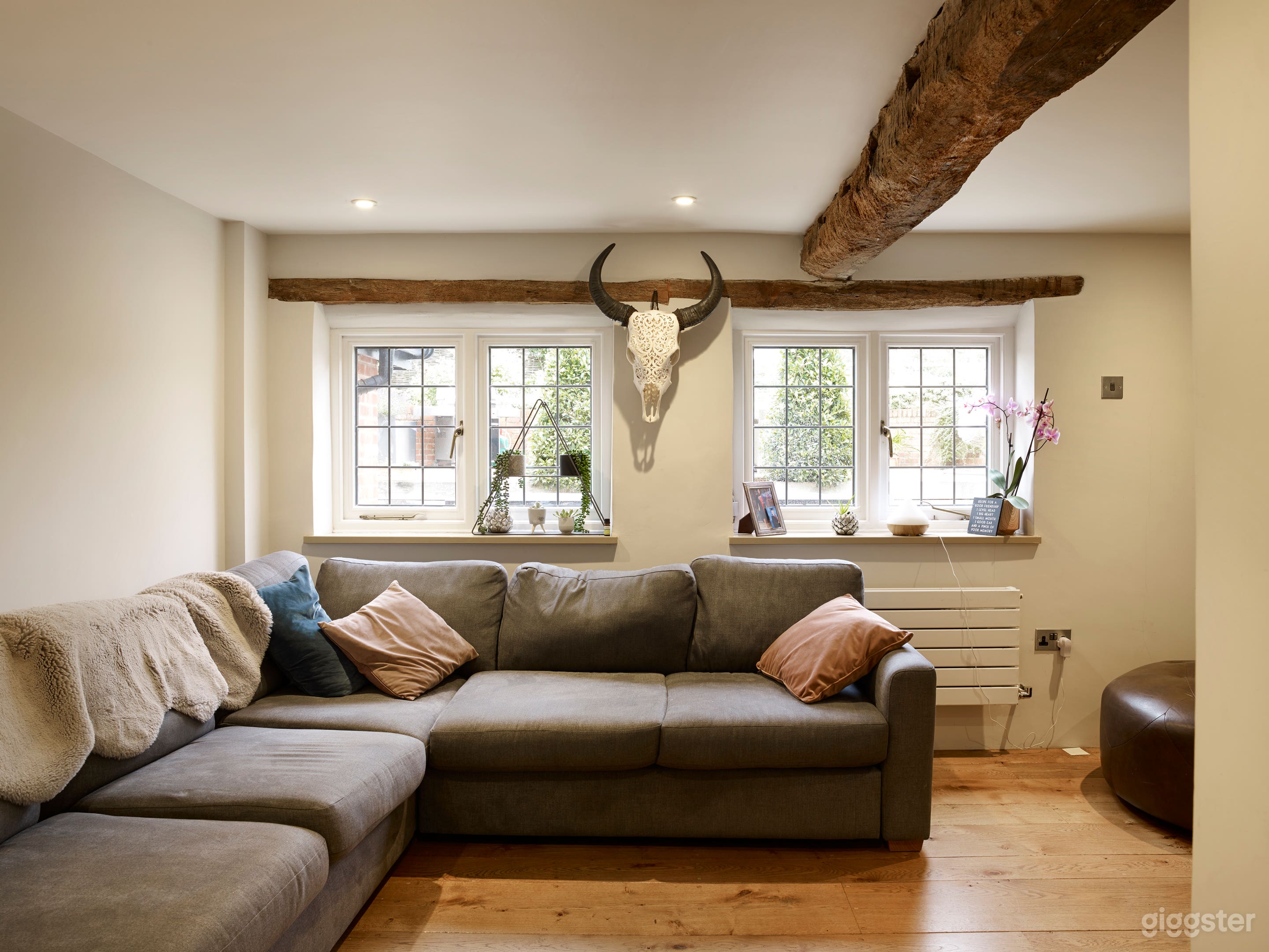 16th Century Farmhouse and Stables Photo 2