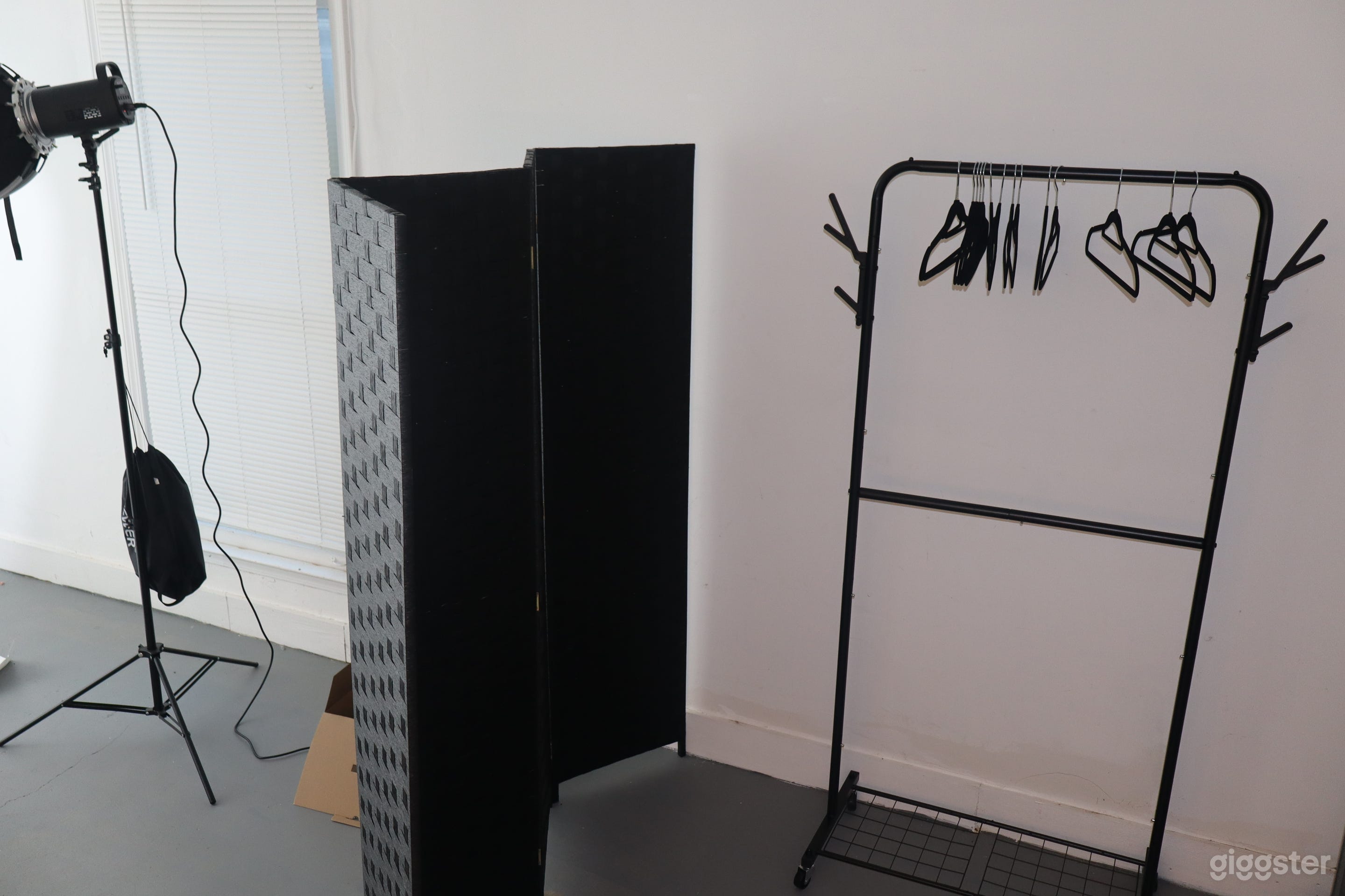 Garage, Photoshoot, Film, and Content Studio! Photo 4