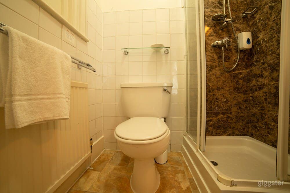 Triple Bedroom with Shower  Photo 4