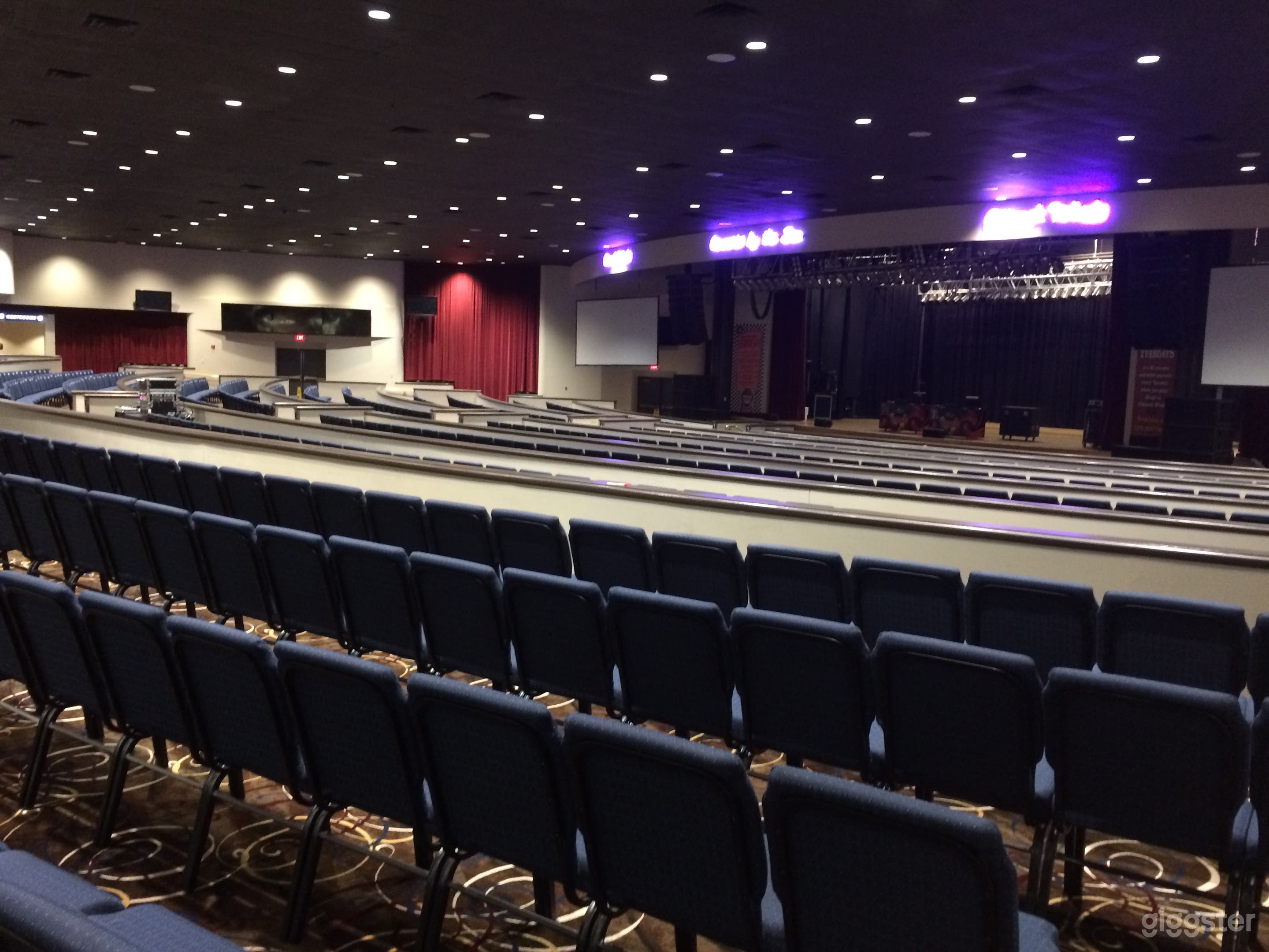 Сharming Hotel Event Venue in Lincoln  Photo 2