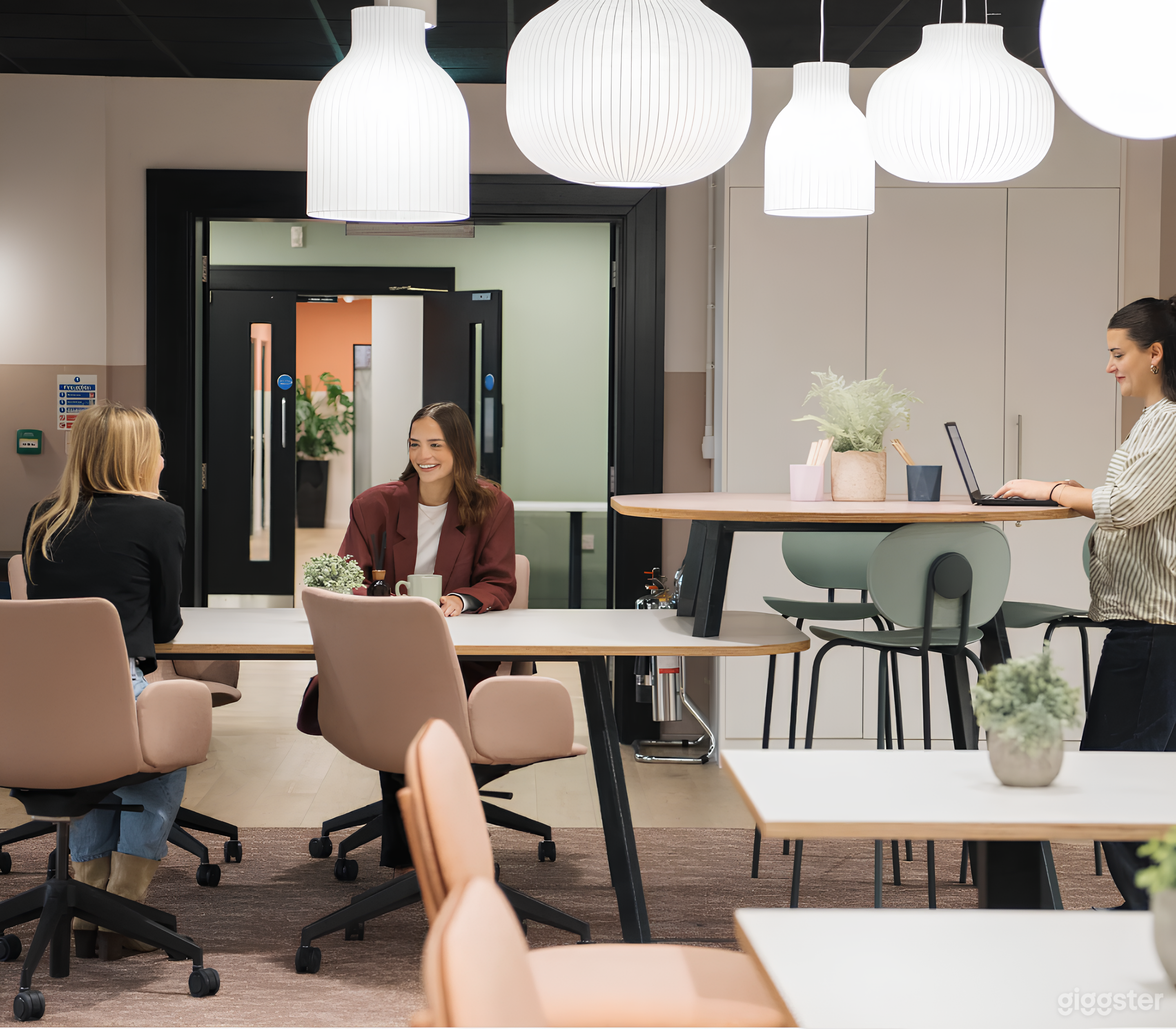 Modern Co-Working Space Photo 2