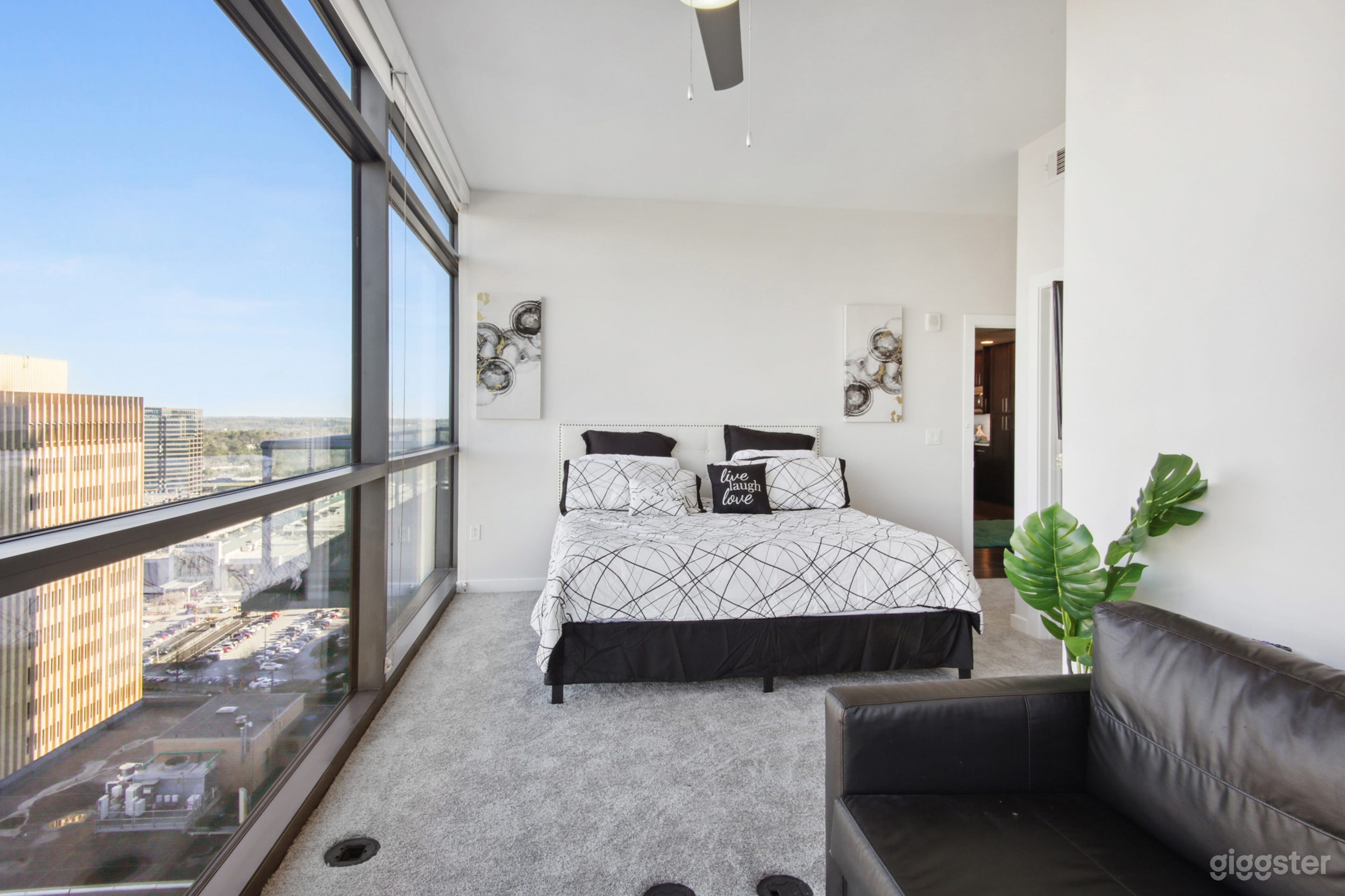 Stylish Penthouse in the heart of the city Photo 1