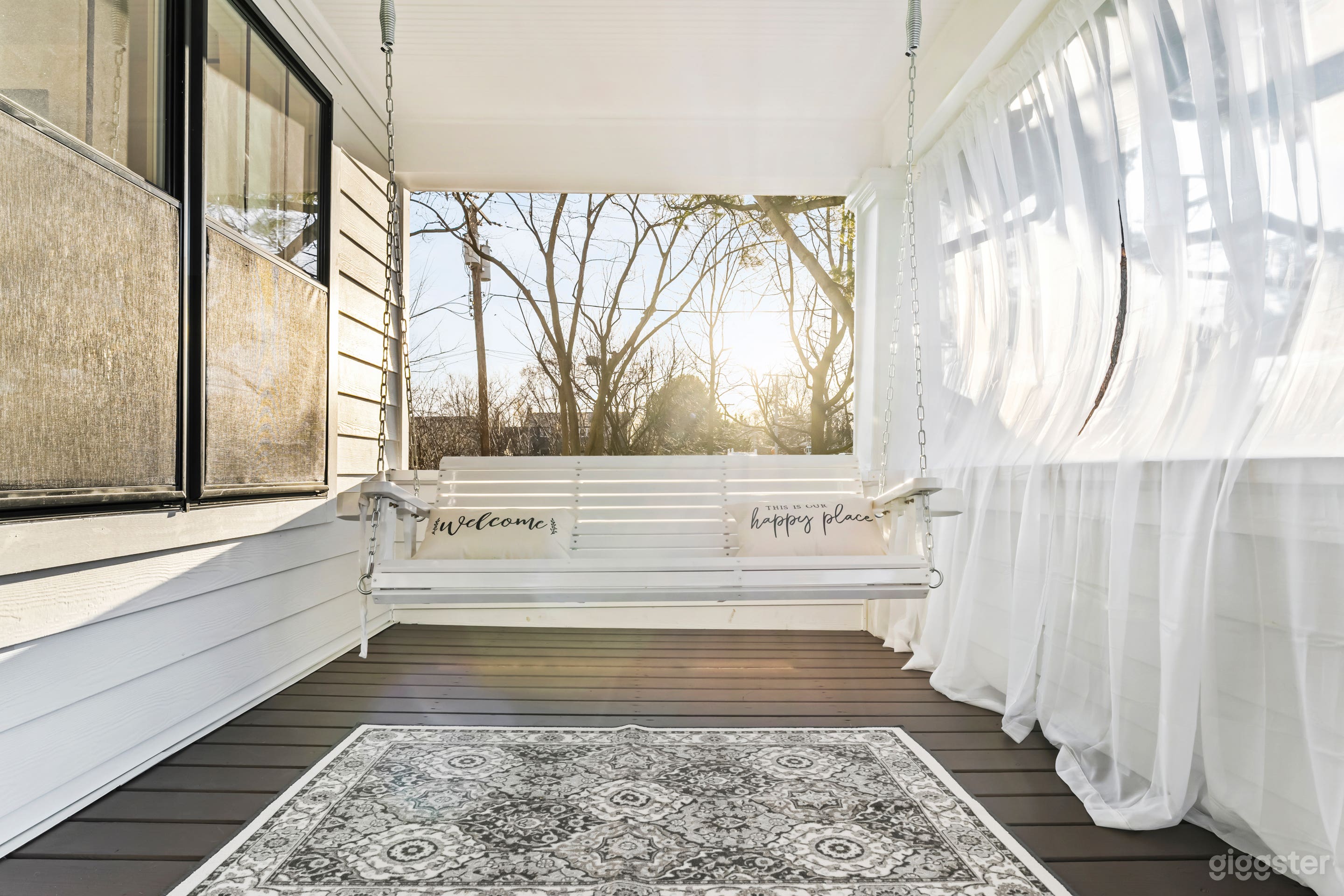 LUXURIOUS FRENCH COUNTRY COTTAGE Photo 2