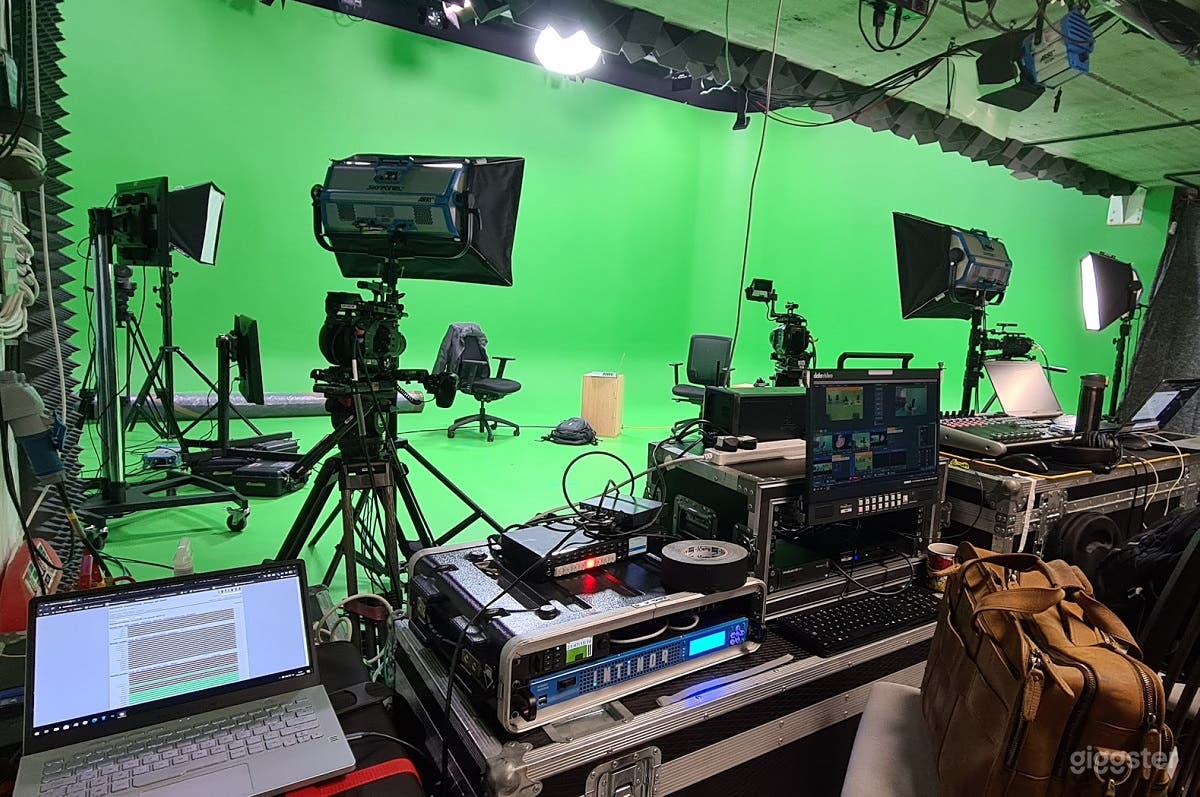 Green Screen infinity Cove film studio Photo 4