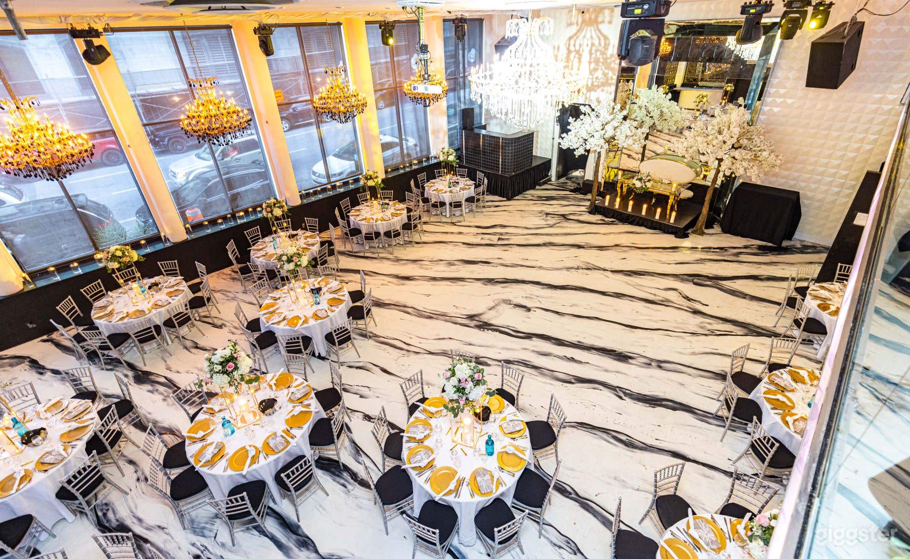 Turnkey corporate venue in the heart of downtown Montreal Photo 1