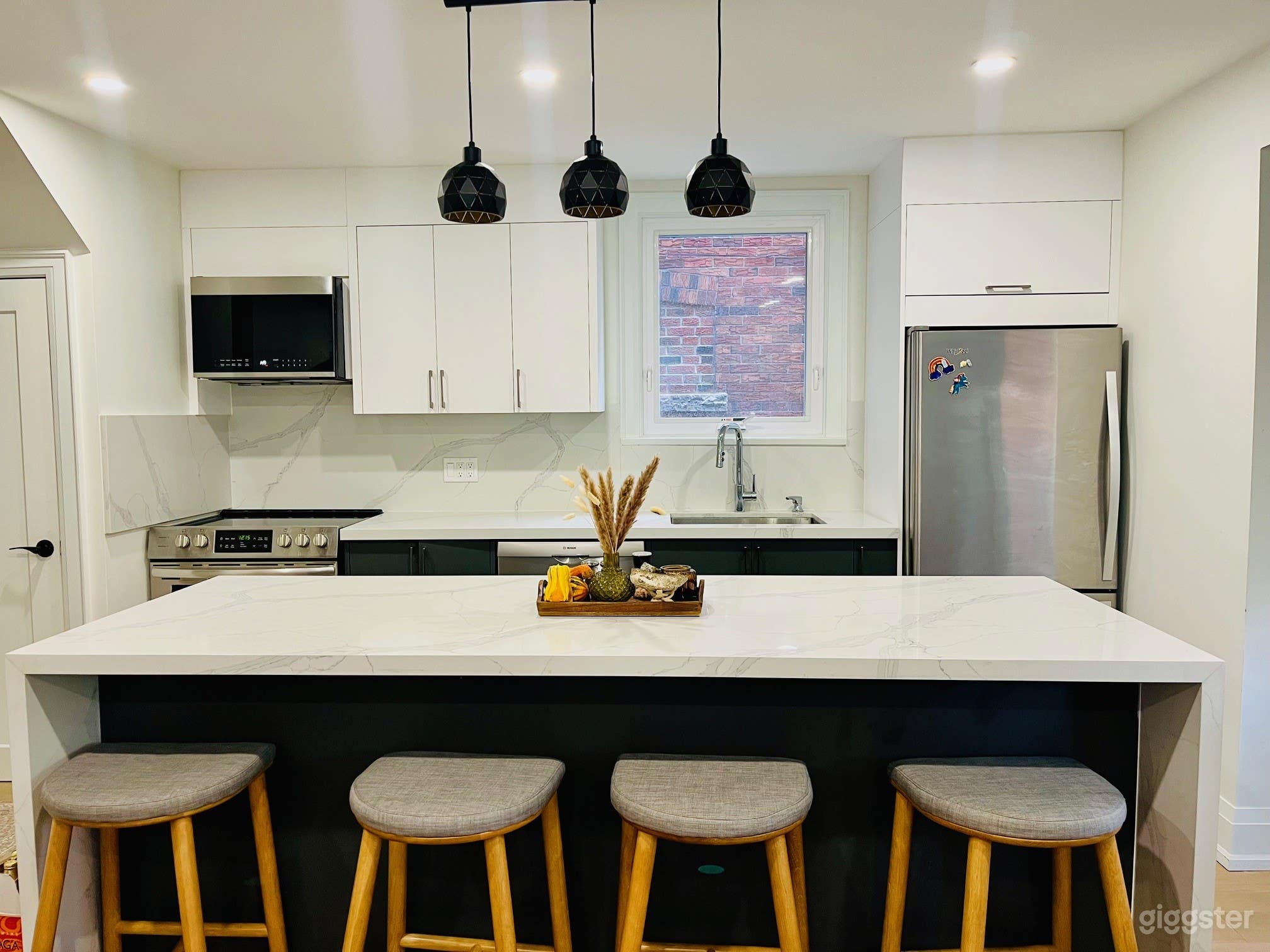 Bright spatial house in the city Photo 4