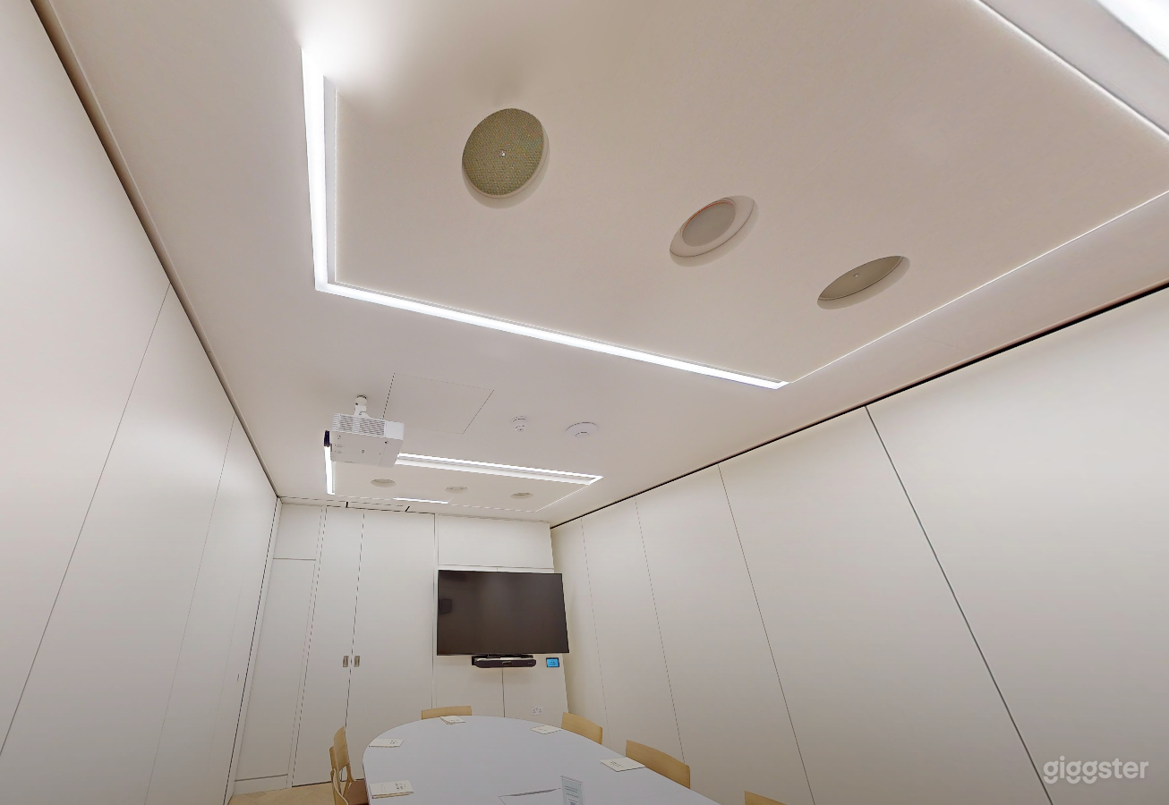 Modern Physics Room Photo 4