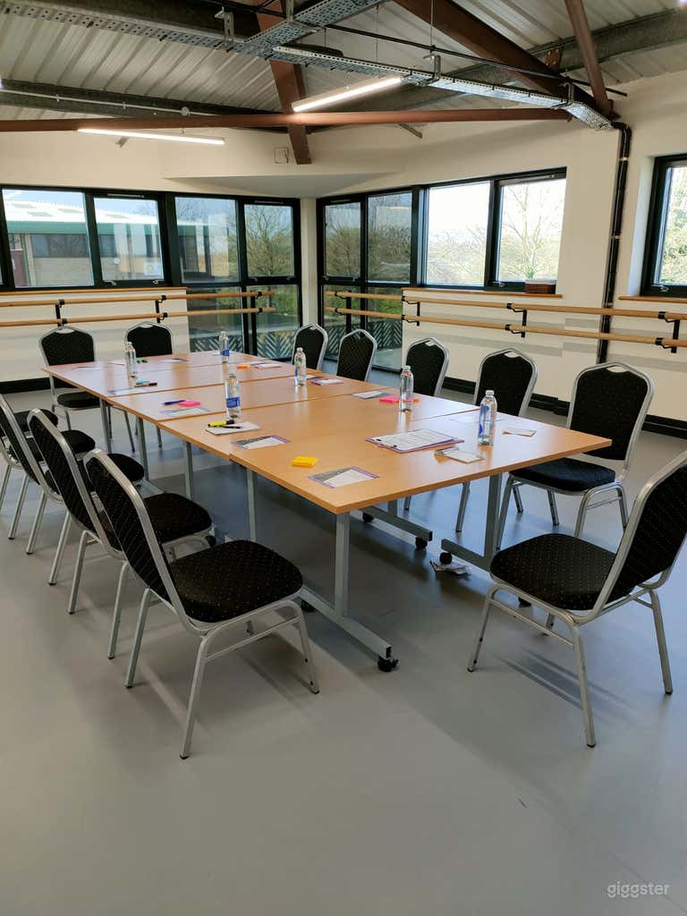  Studio 2 (872 sq. ft.) 