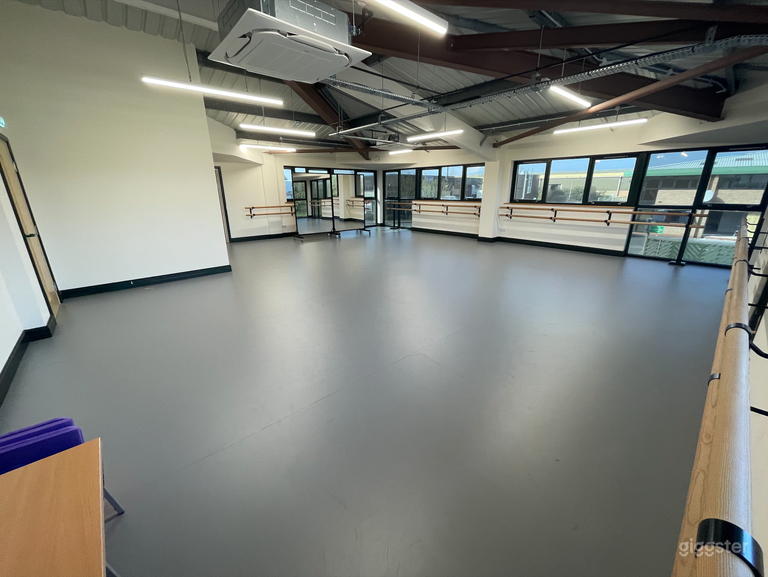  Studio 2 (872 sq. ft.) 