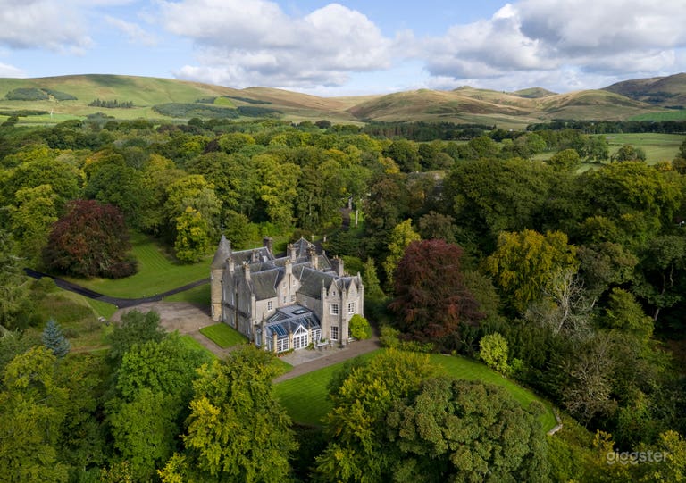  Enchanting Country Estate 
