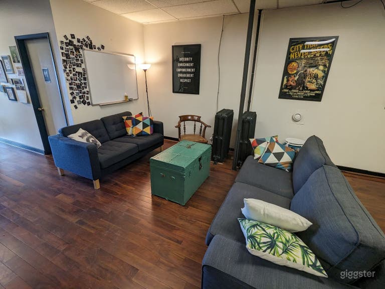  Cozy 1500 sq ft Studio Space for Rent 