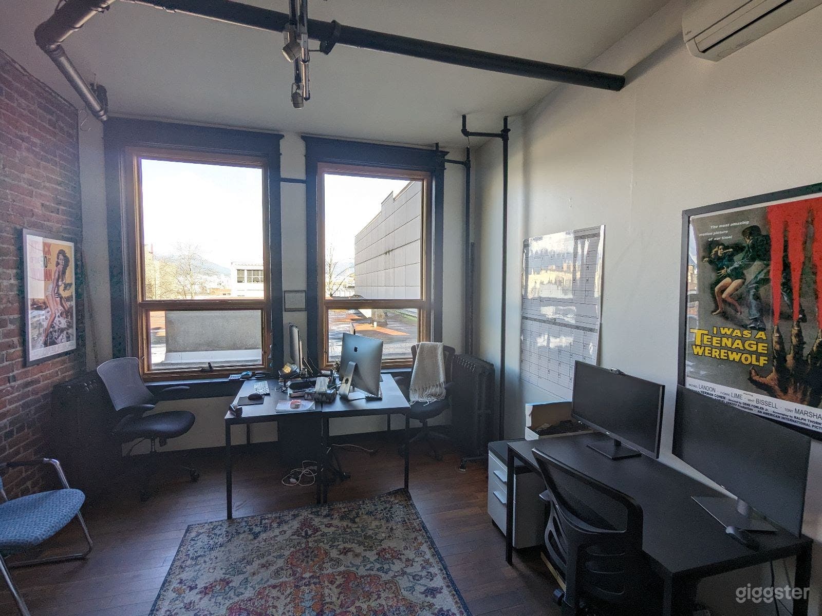 Cozy 1500 sq ft Studio Space for Rent Photo 3