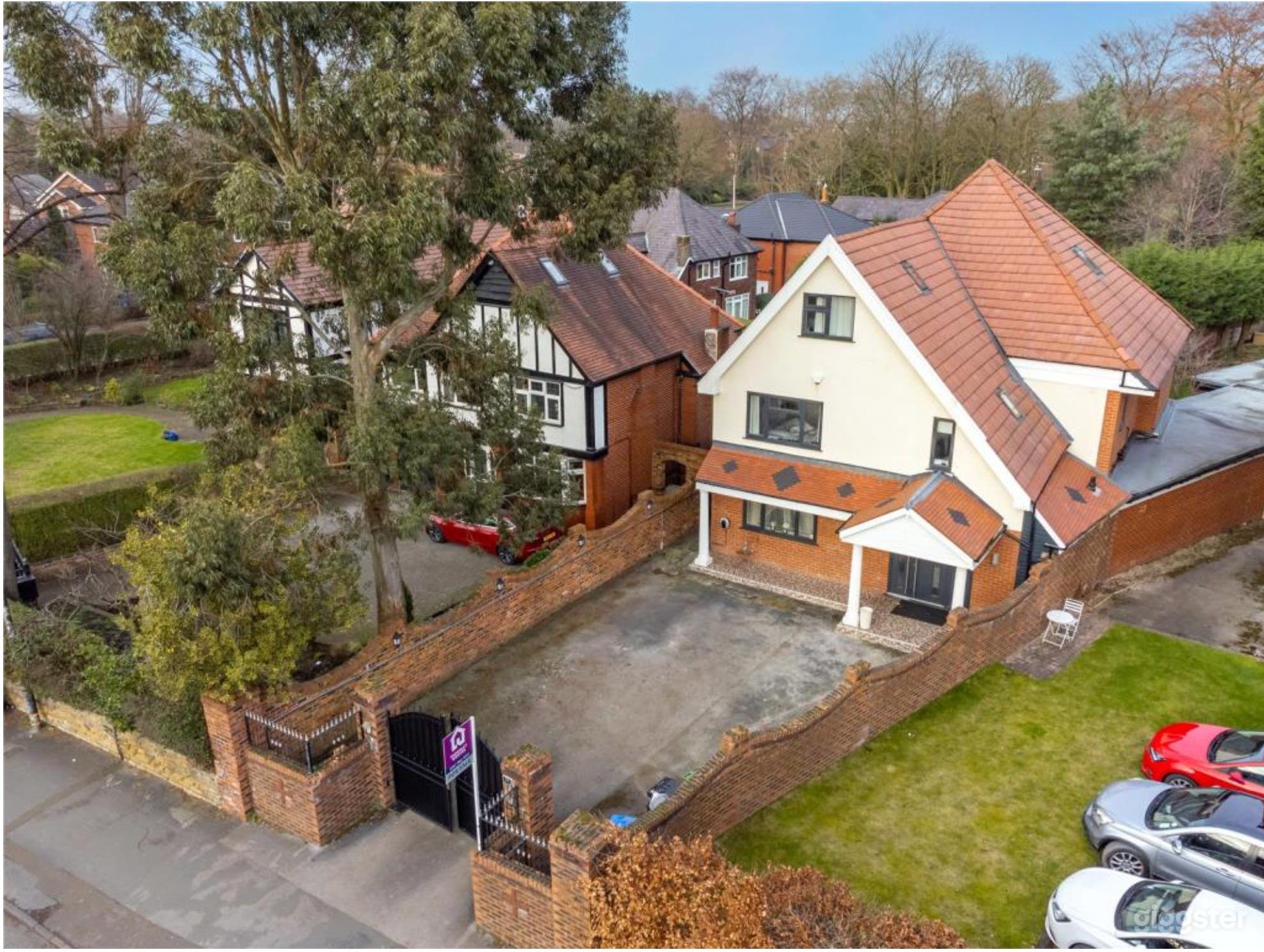 Large 7 bedroom indoor pool house Photo 1